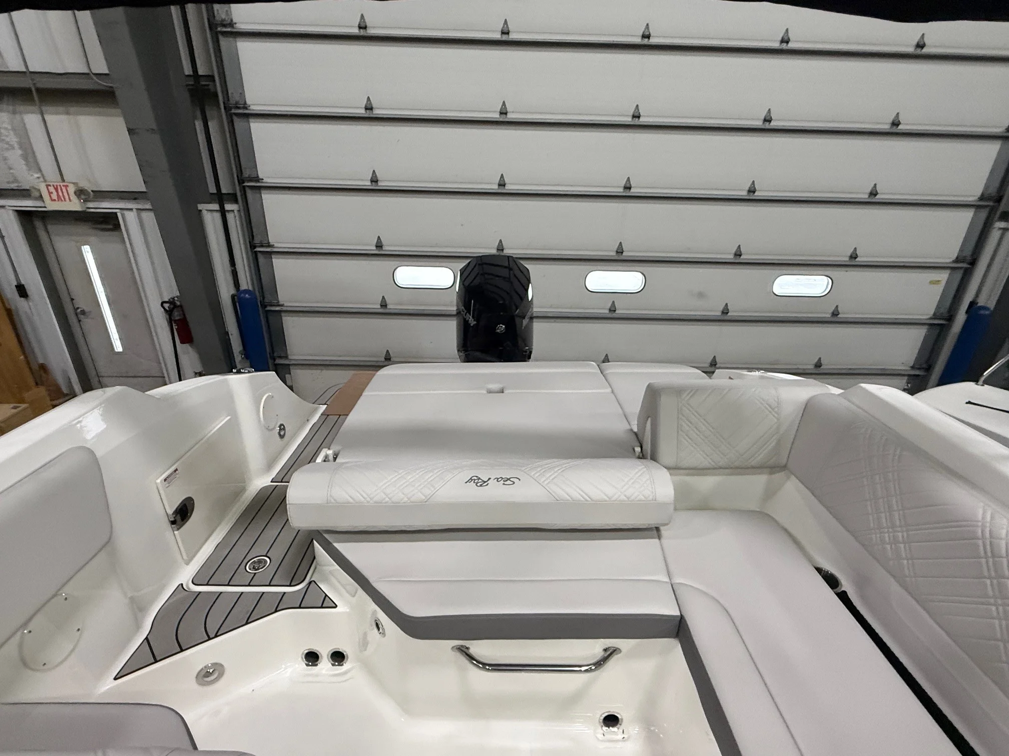 2026 Sea Ray SDX 230 Outboard Image Thumbnail #14