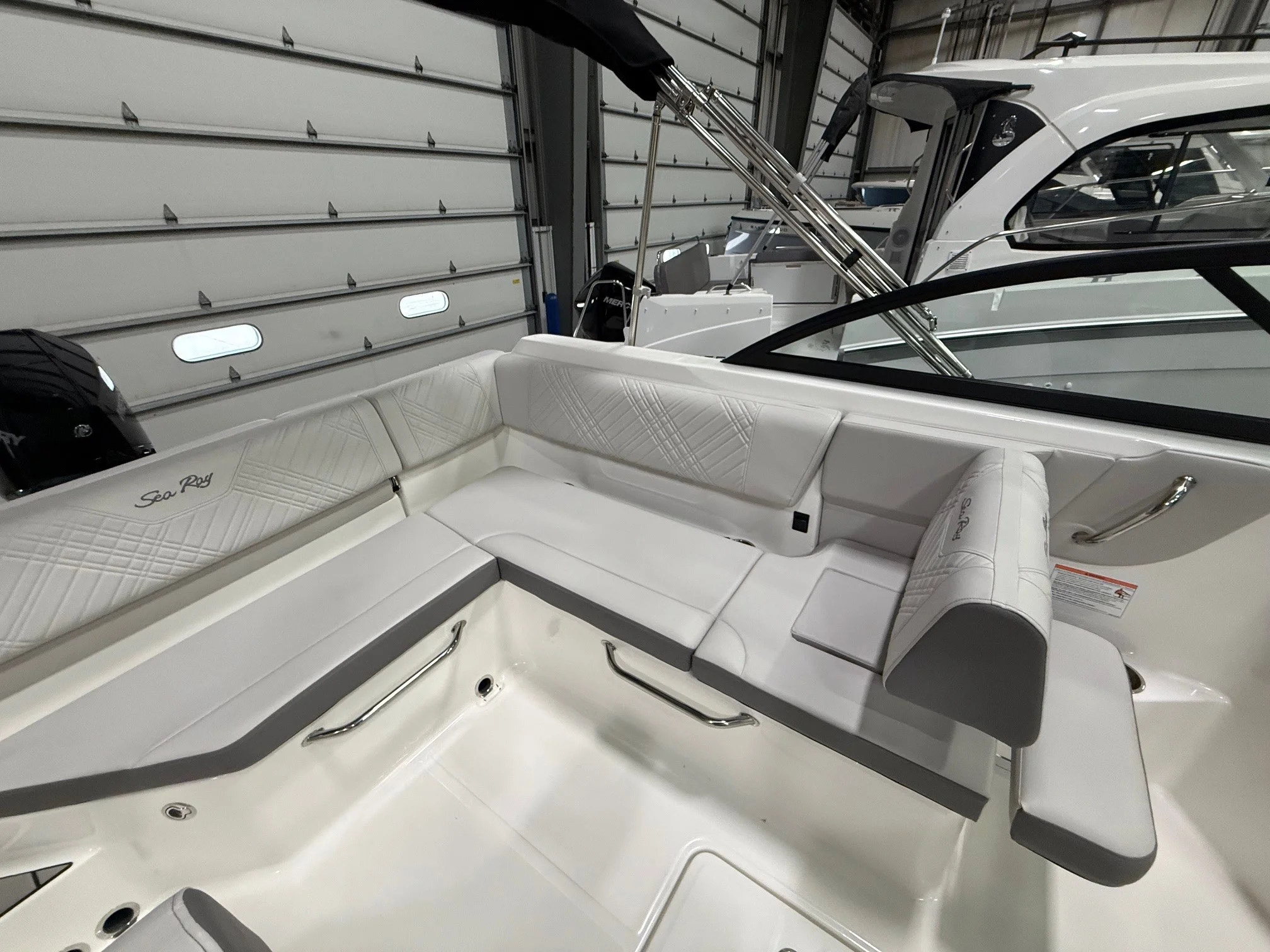 2026 Sea Ray SDX 230 Outboard Image Thumbnail #7