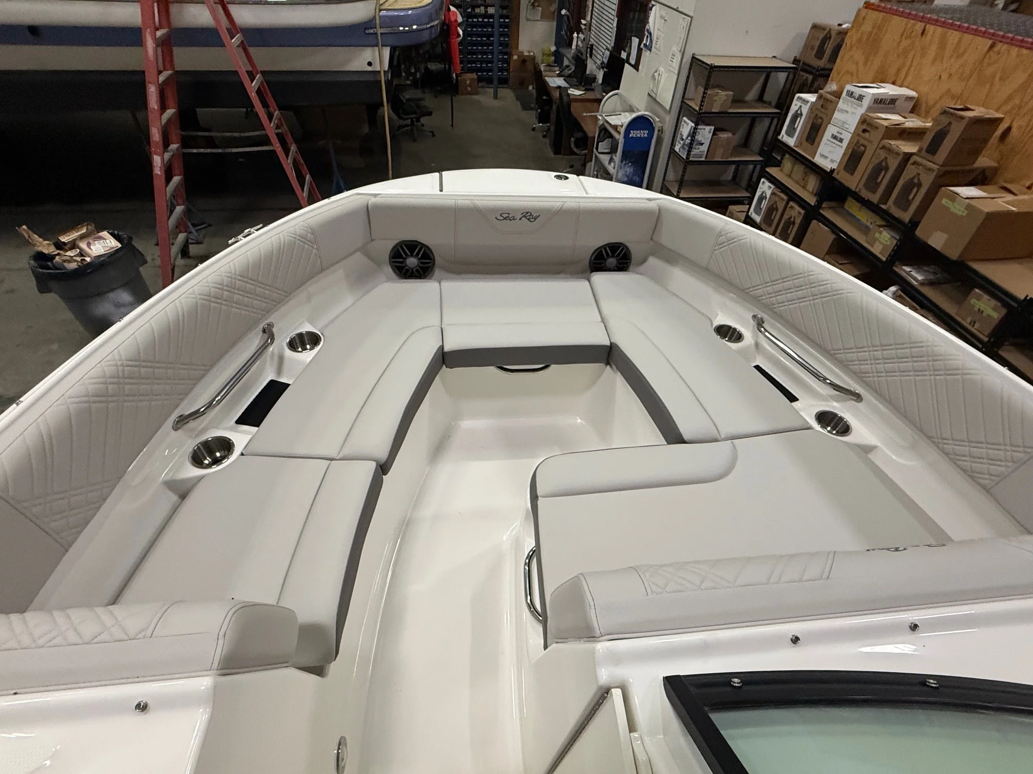 2026 Sea Ray SDX 230 Outboard Image Thumbnail #16