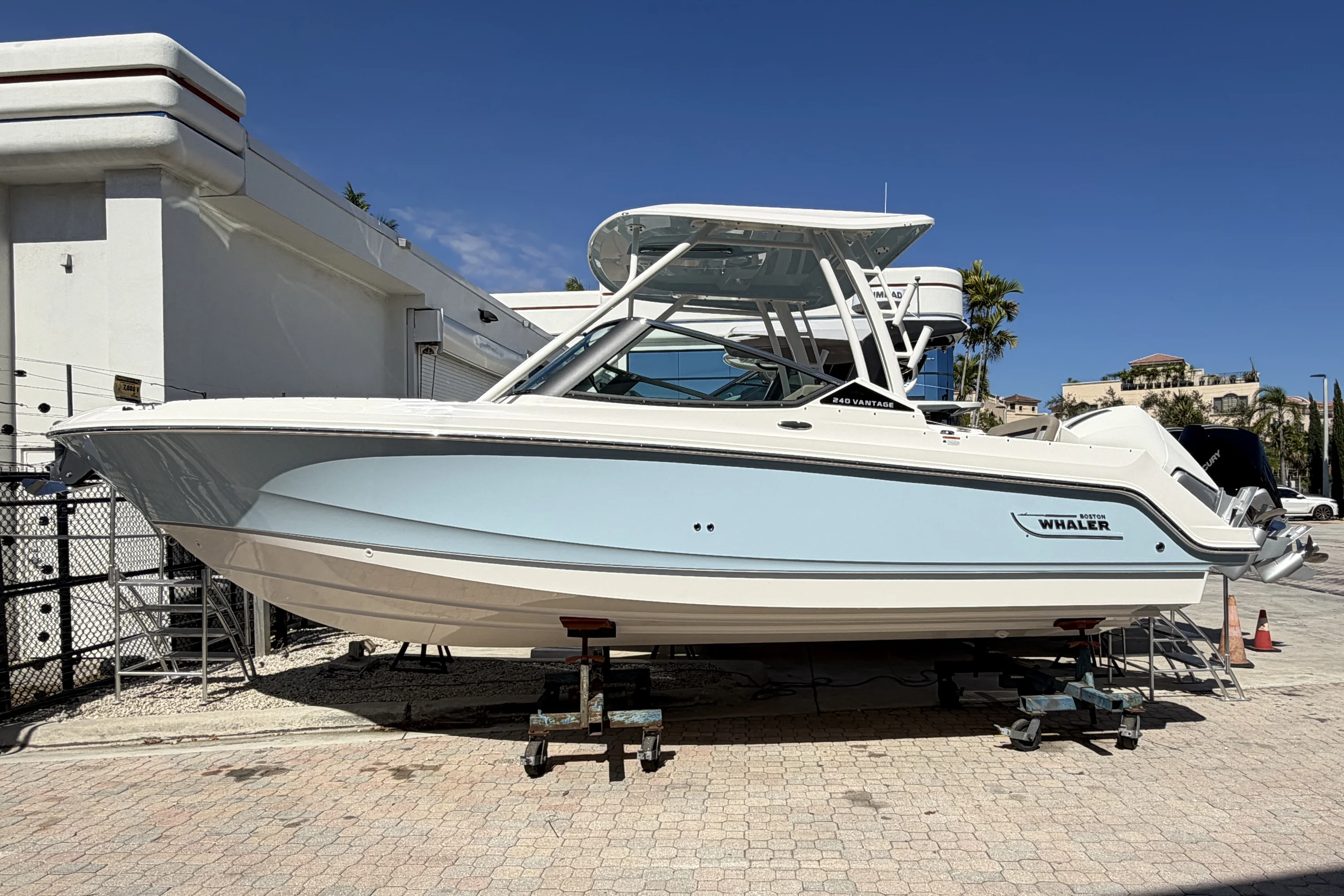 2026 Boston Whaler 240 Vantage Image Thumbnail #1