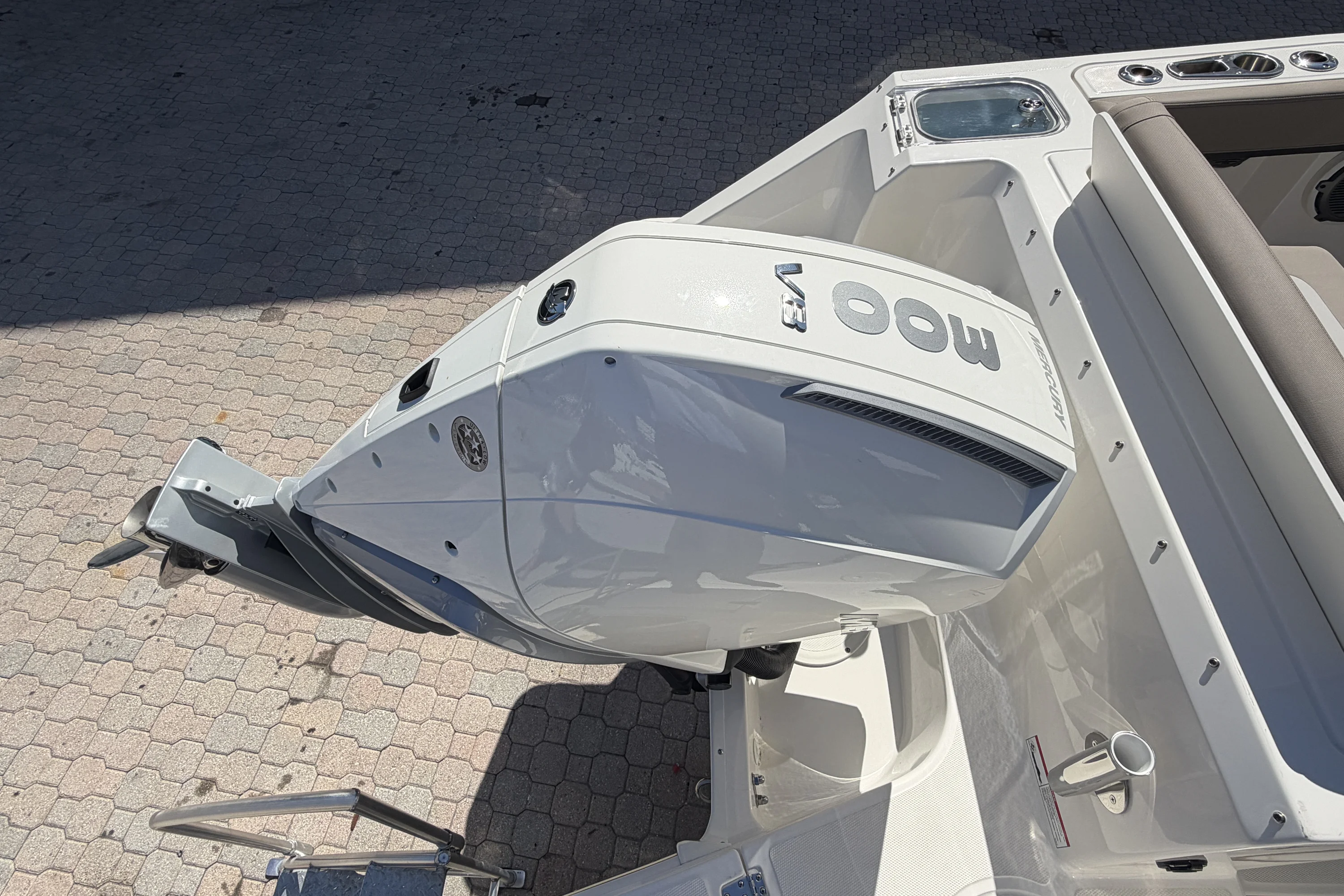 2026 Boston Whaler 240 Vantage Image Thumbnail #3
