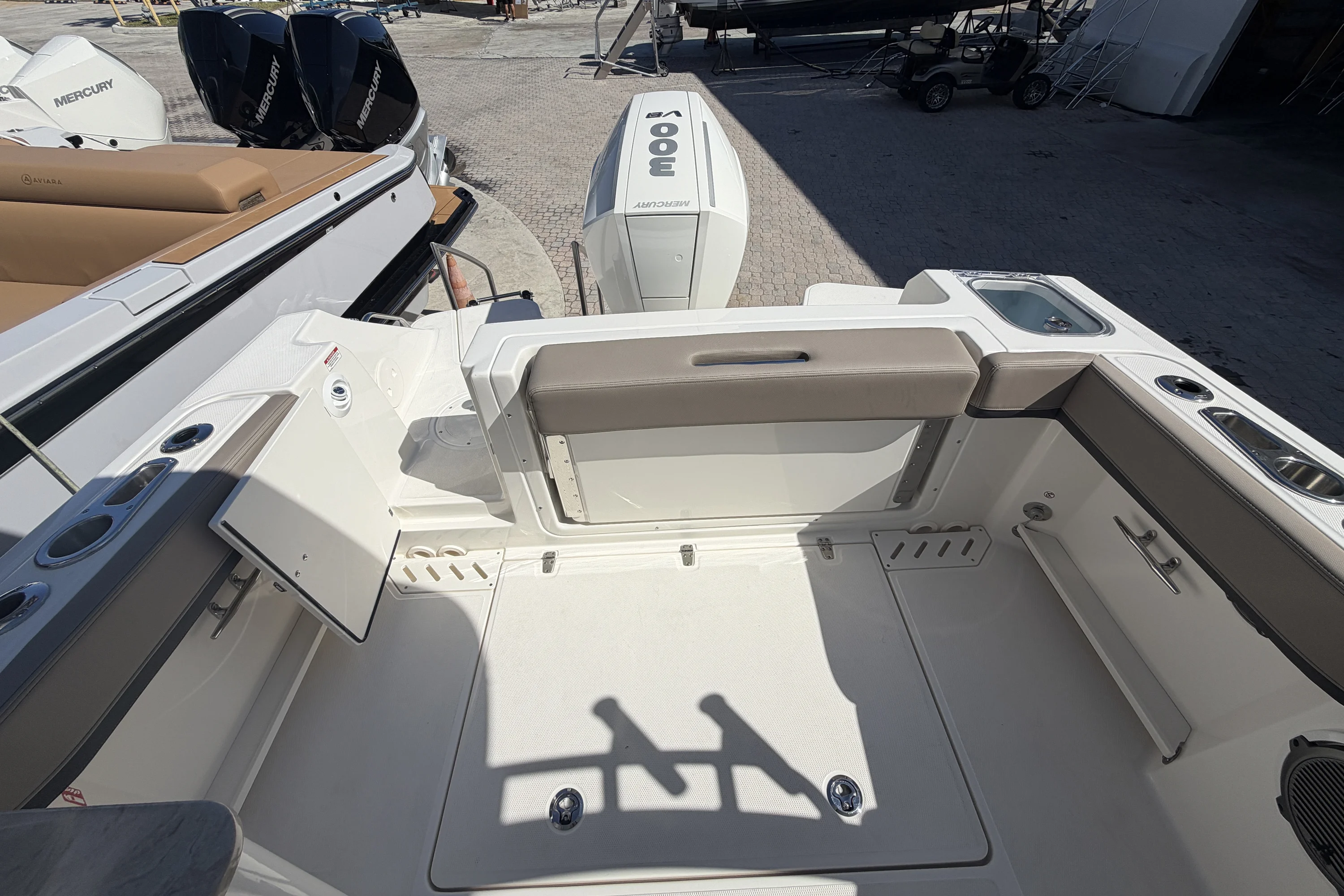 2026 Boston Whaler 240 Vantage Image Thumbnail #7