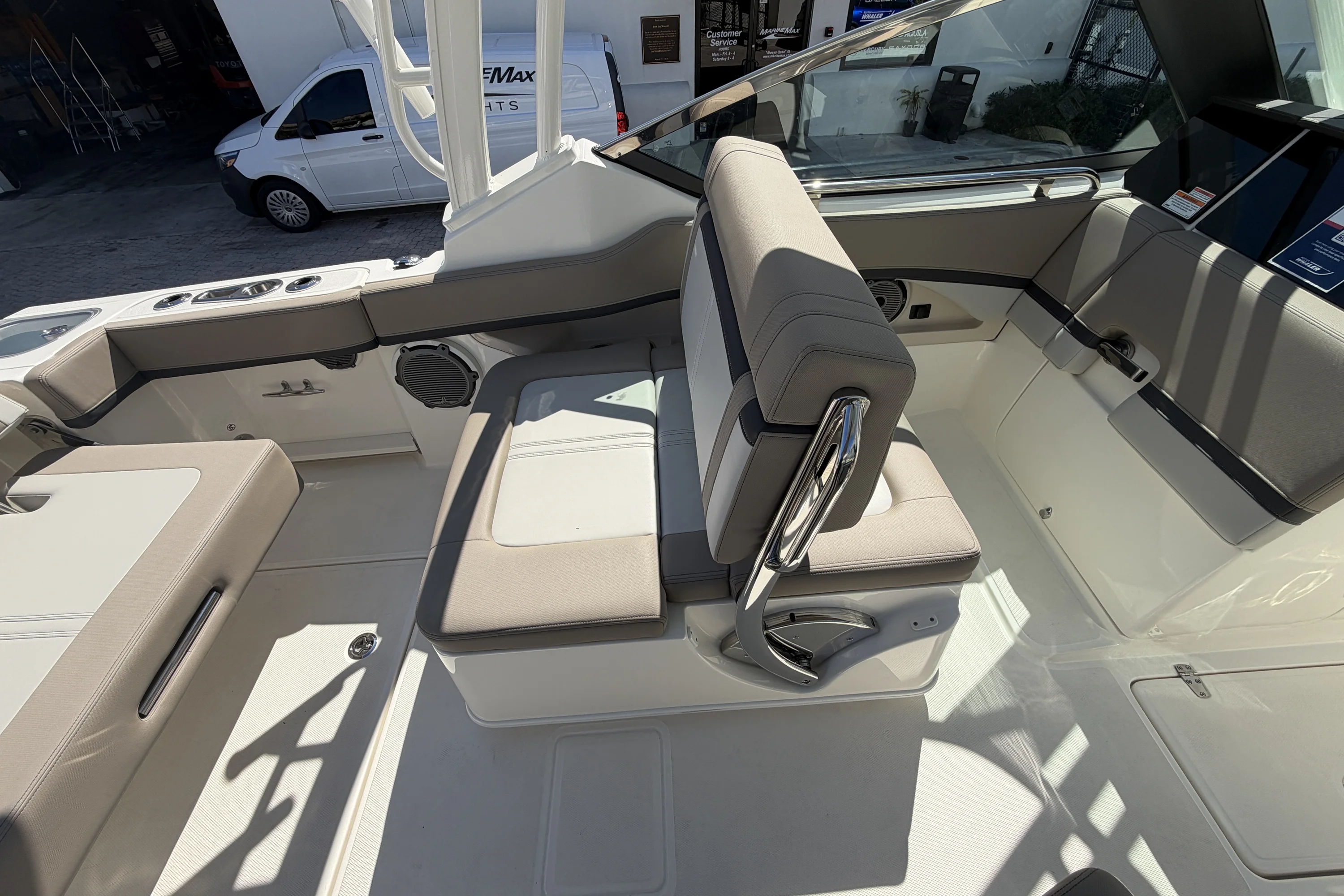 2026 Boston Whaler 240 Vantage Image Thumbnail #10