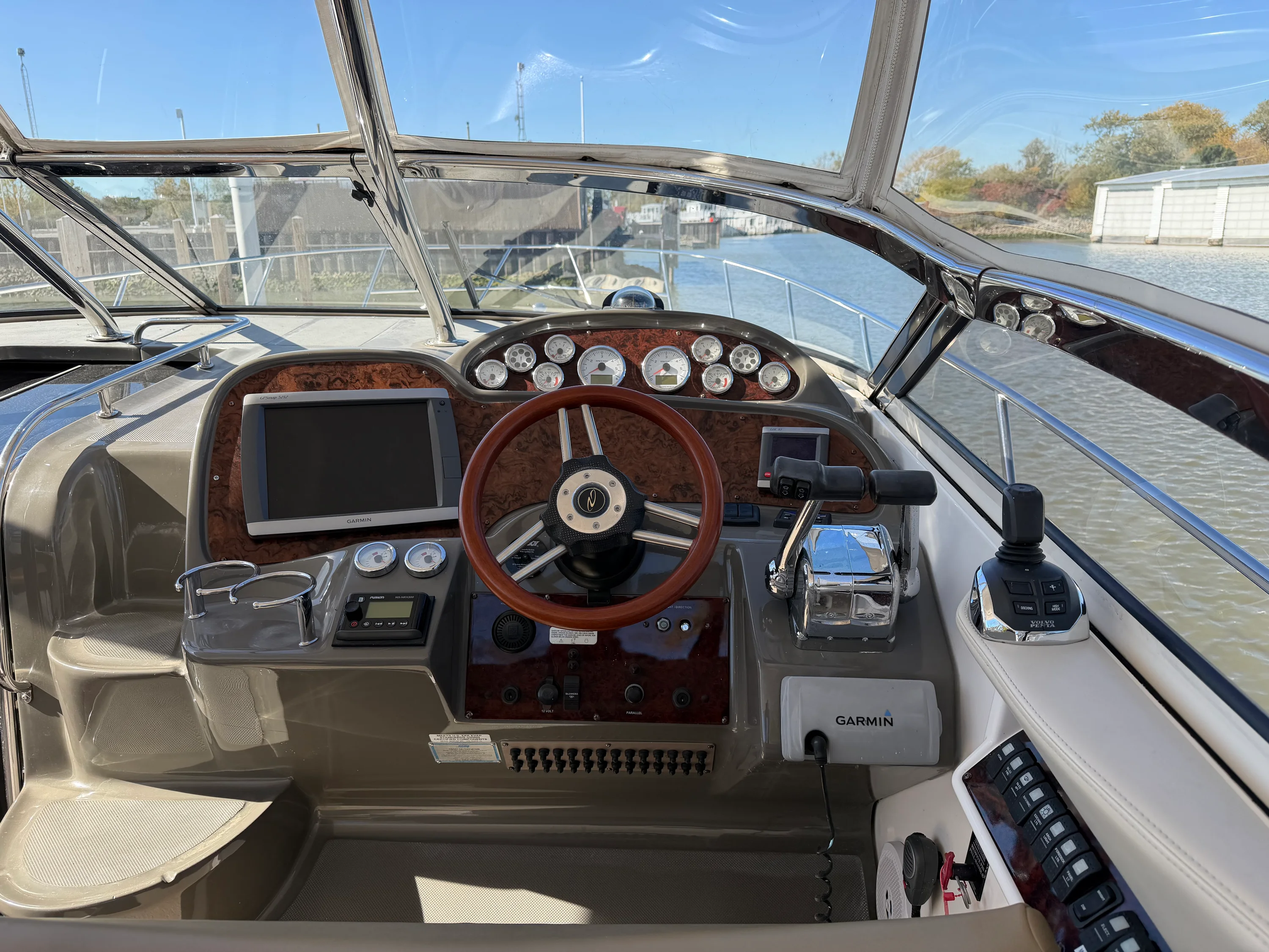 2010 Regal 3760 COMMODORE Image Thumbnail #16