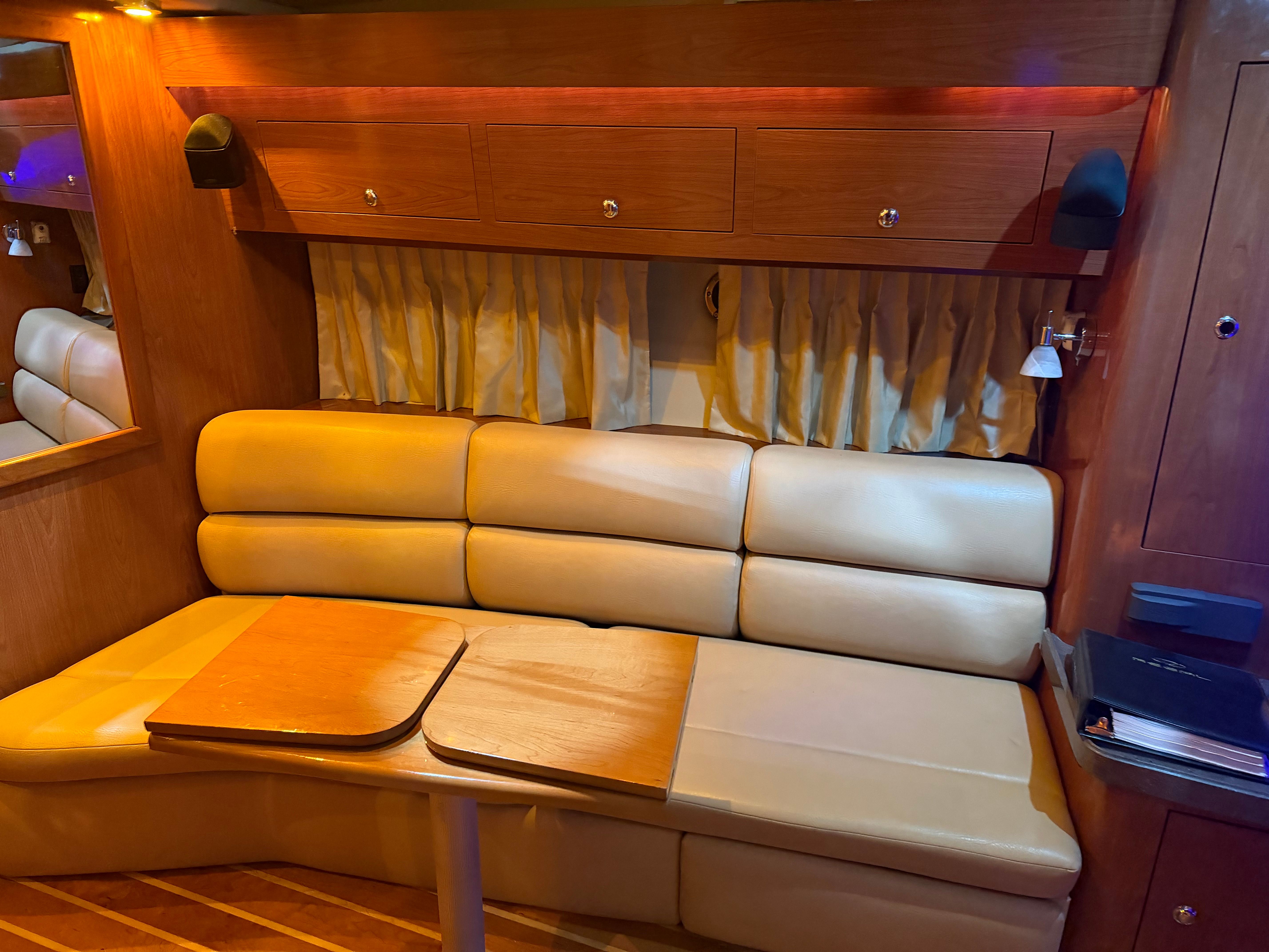 2010 Regal 3760 COMMODORE Image Thumbnail #27