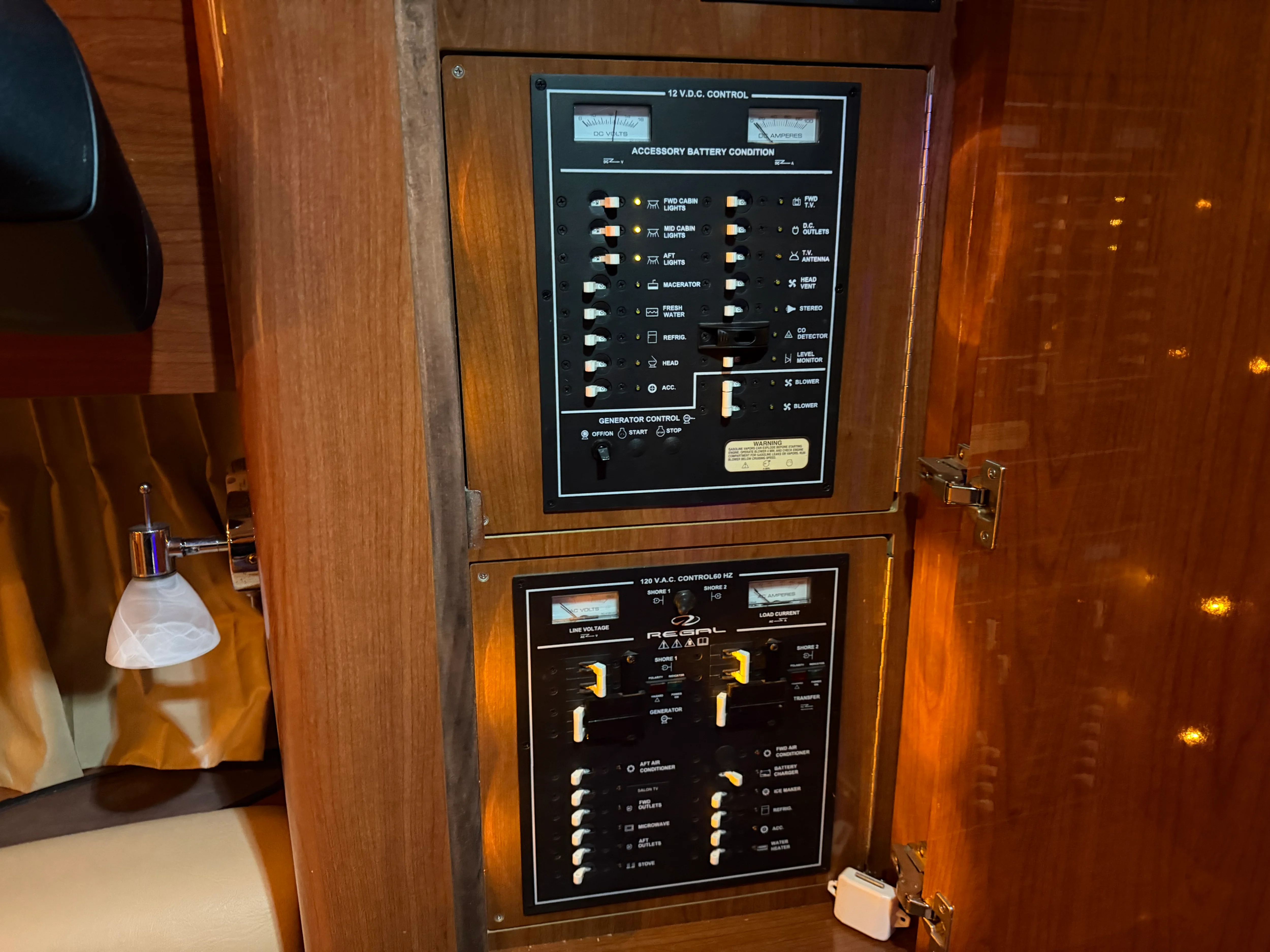 2010 Regal 3760 COMMODORE Image Thumbnail #30