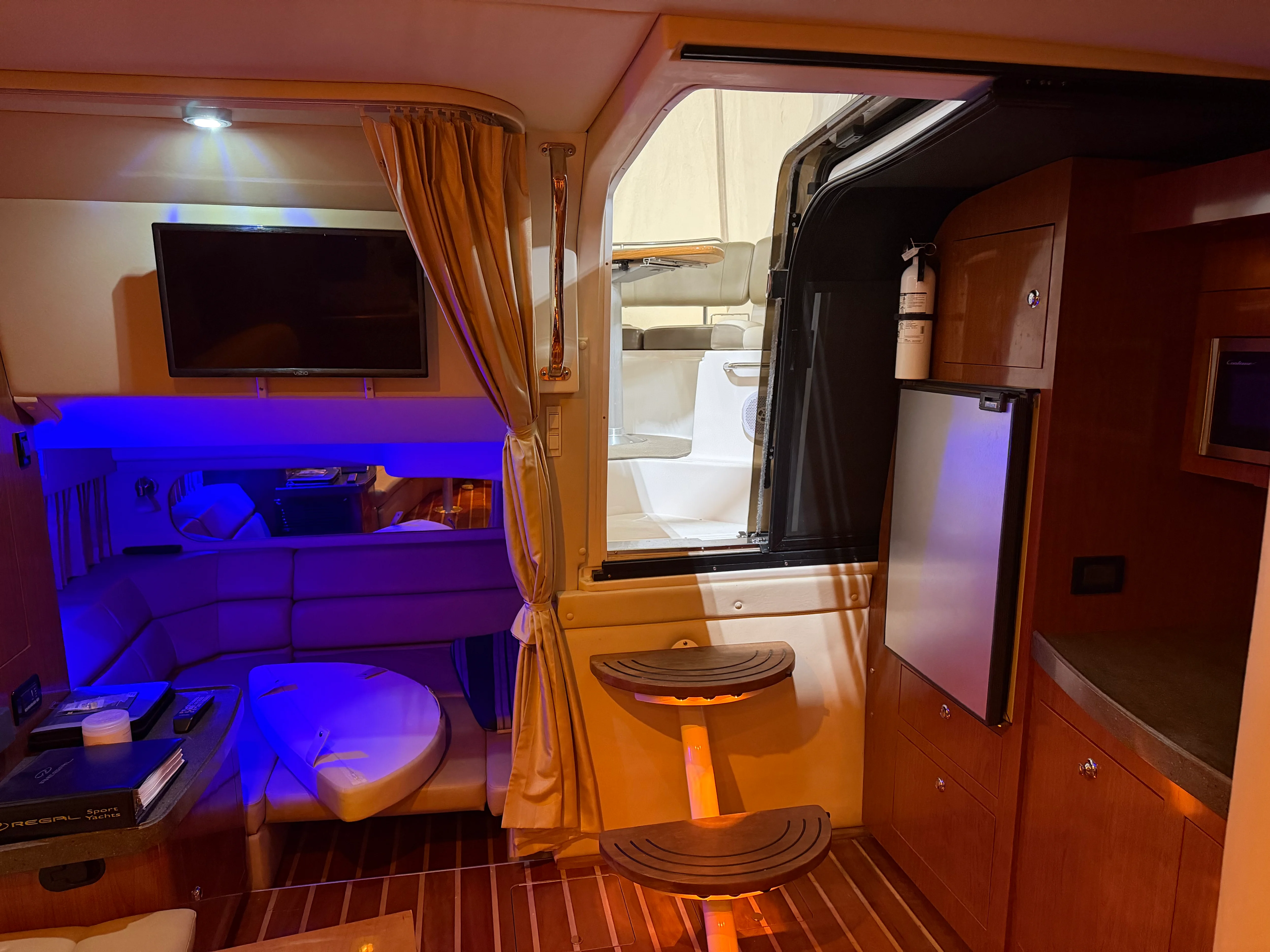 2010 Regal 3760 COMMODORE Image Thumbnail #28