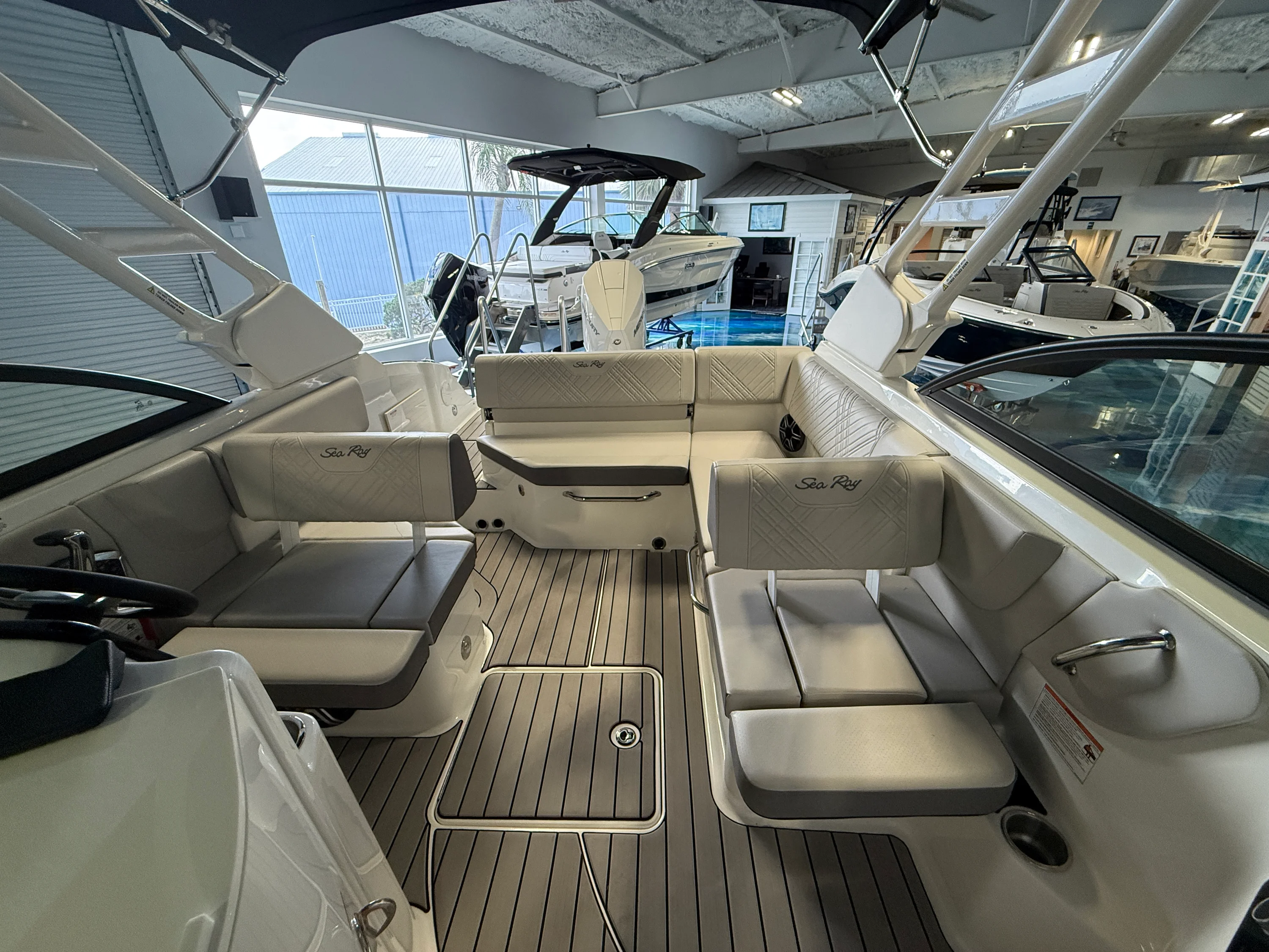 2026 Sea Ray SDX 230 Outboard Image Thumbnail #9