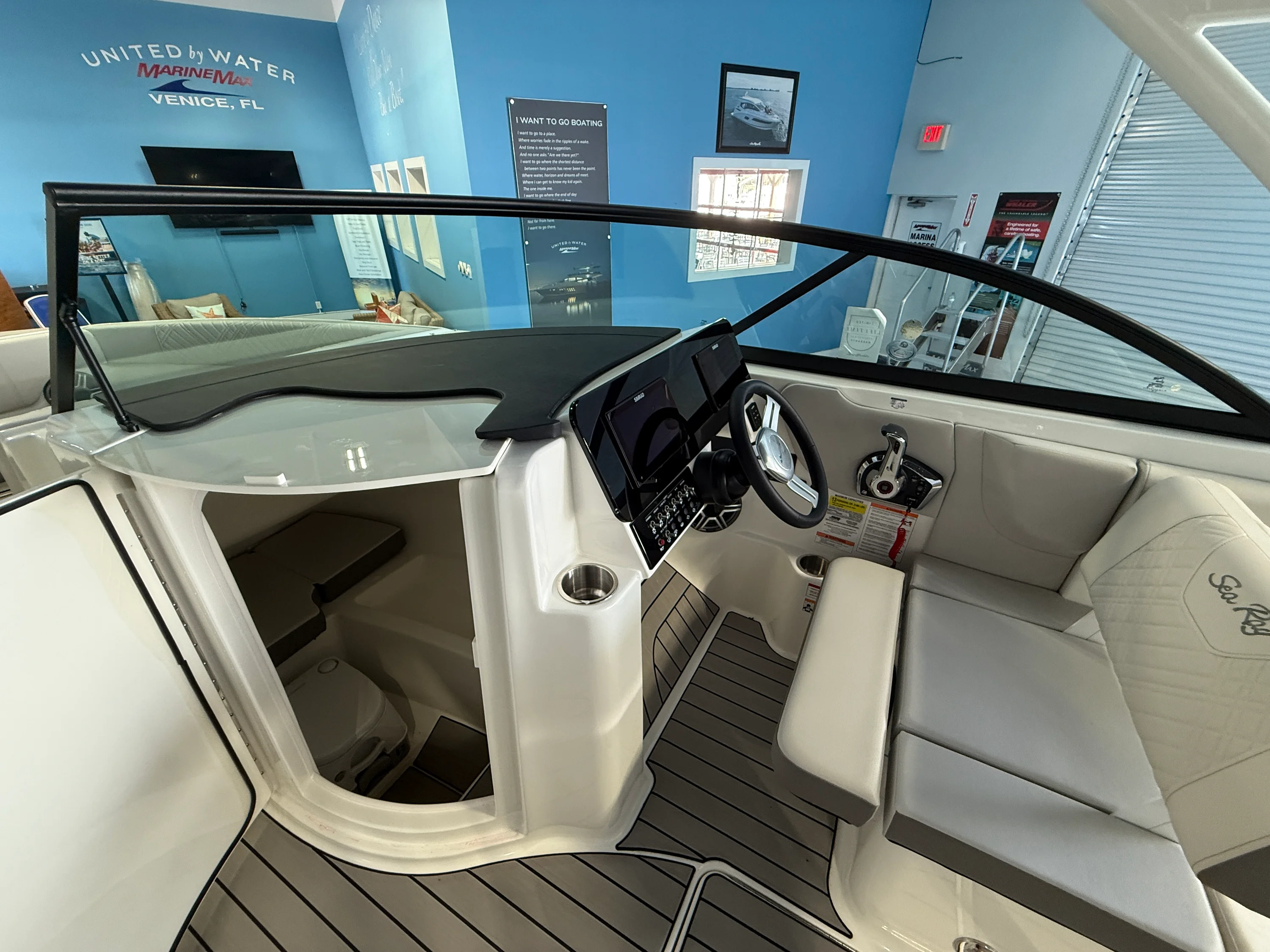 2026 Sea Ray SDX 230 Outboard Image Thumbnail #13