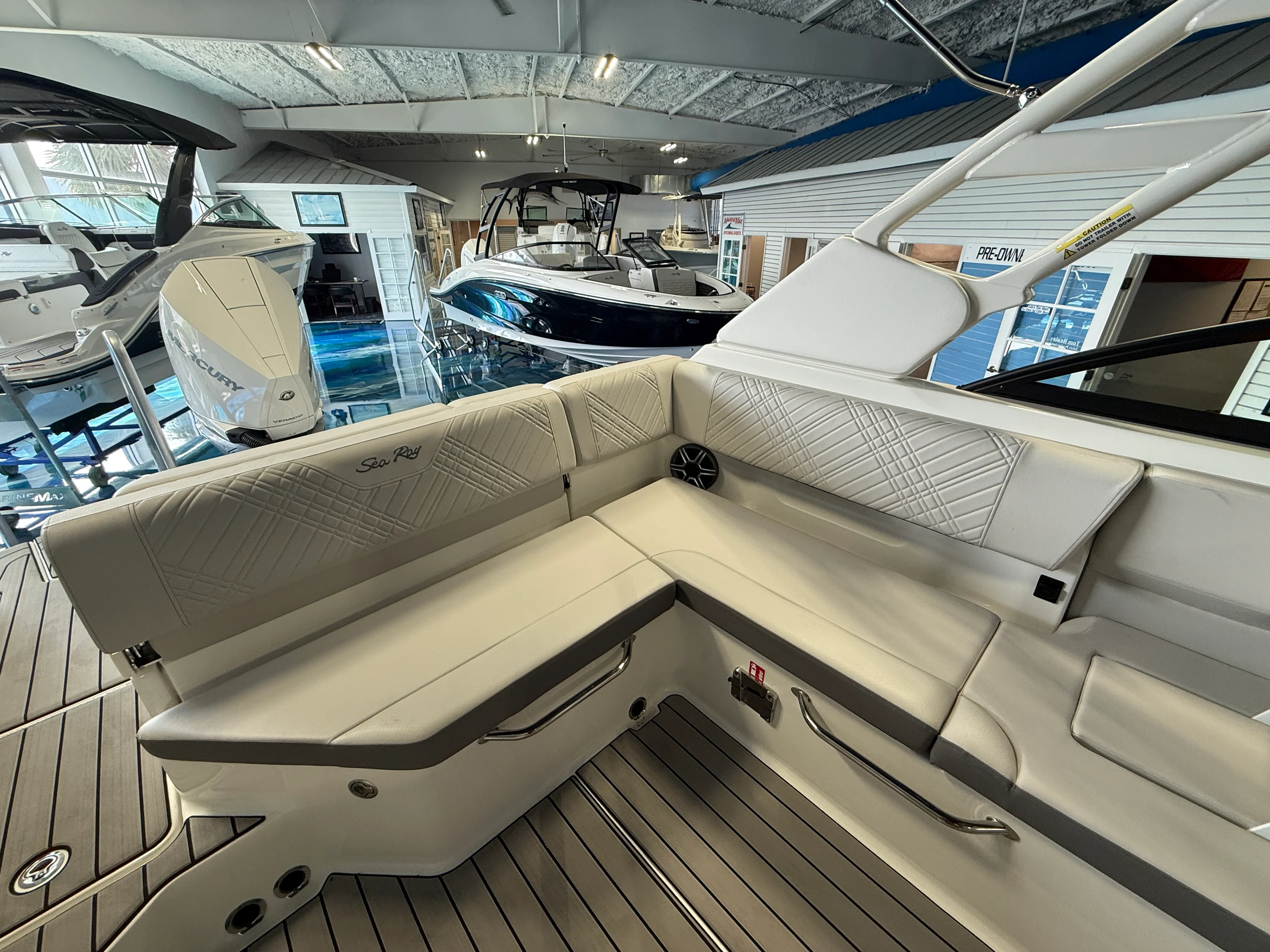 2026 Sea Ray SDX 230 Outboard Image Thumbnail #17