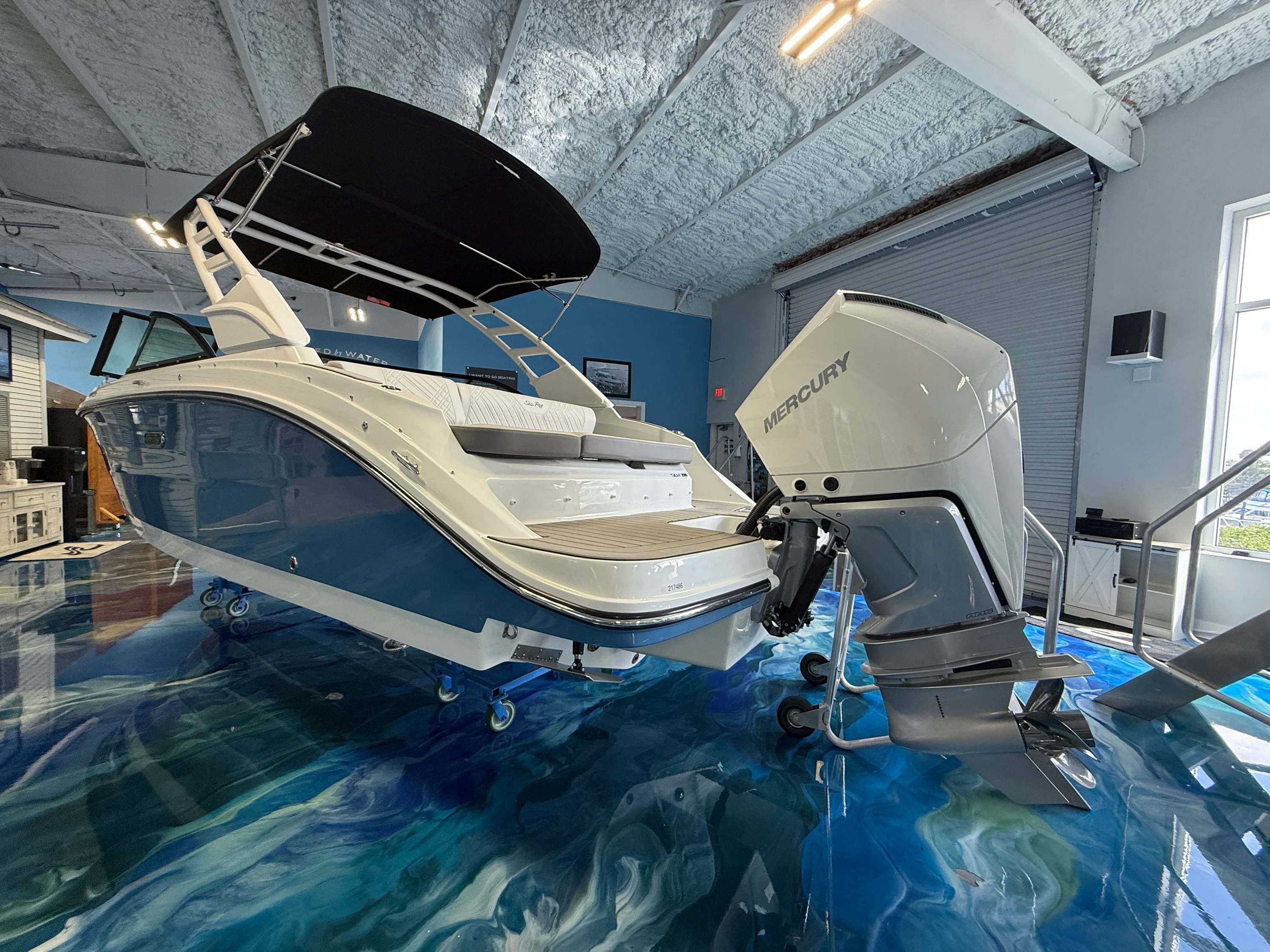 2026 Sea Ray SDX 230 Outboard Image Thumbnail #3