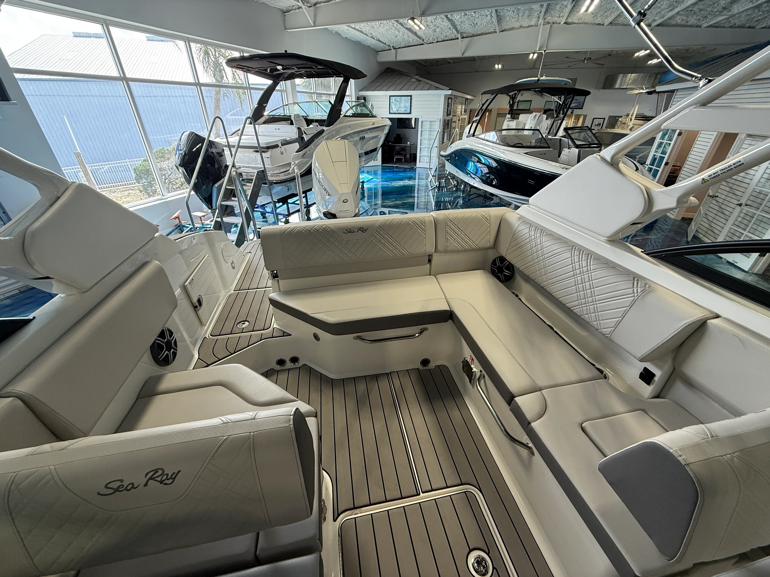 2026 Sea Ray SDX 230 Outboard Image Thumbnail #16