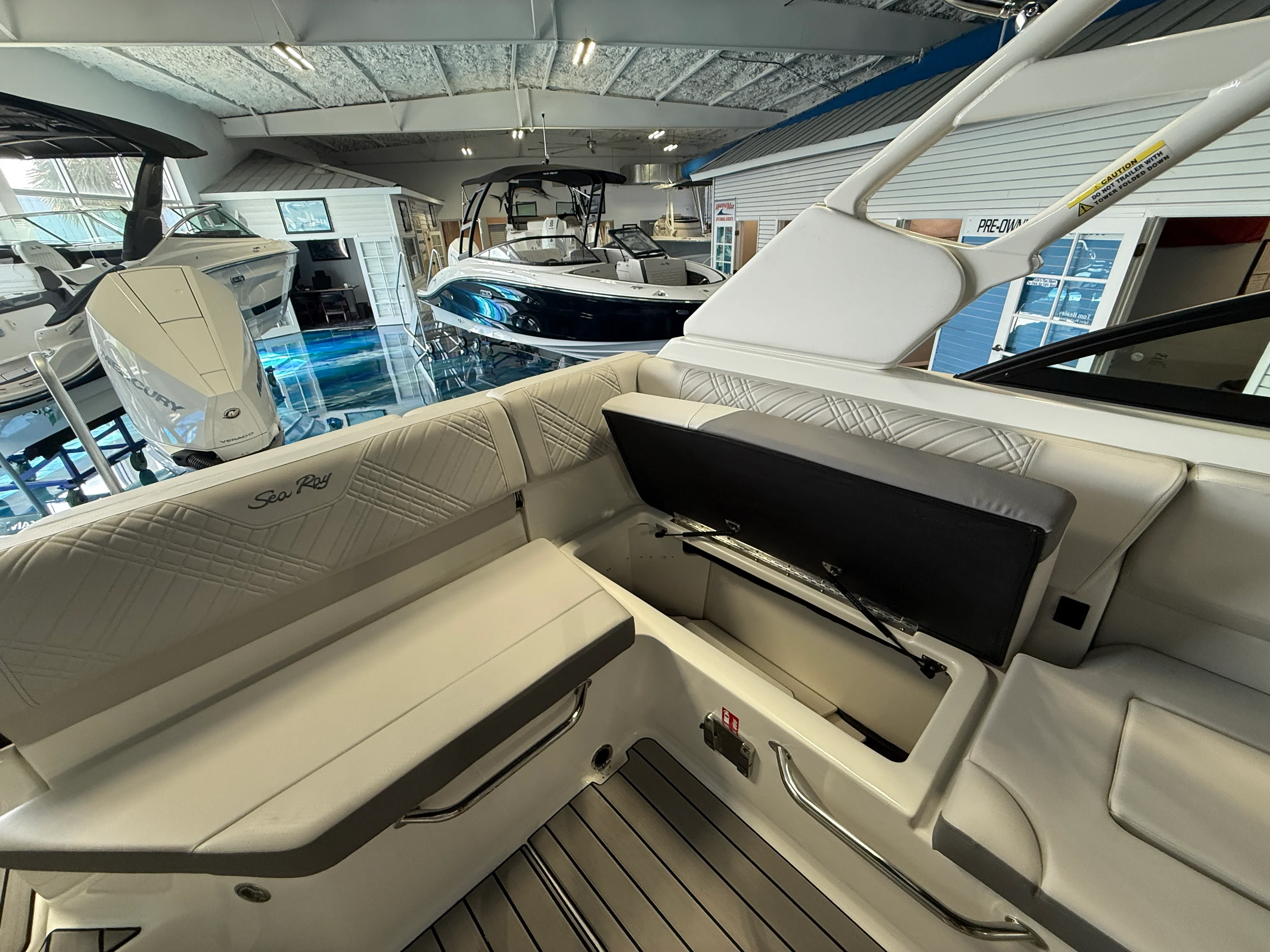 2026 Sea Ray SDX 230 Outboard Image Thumbnail #18