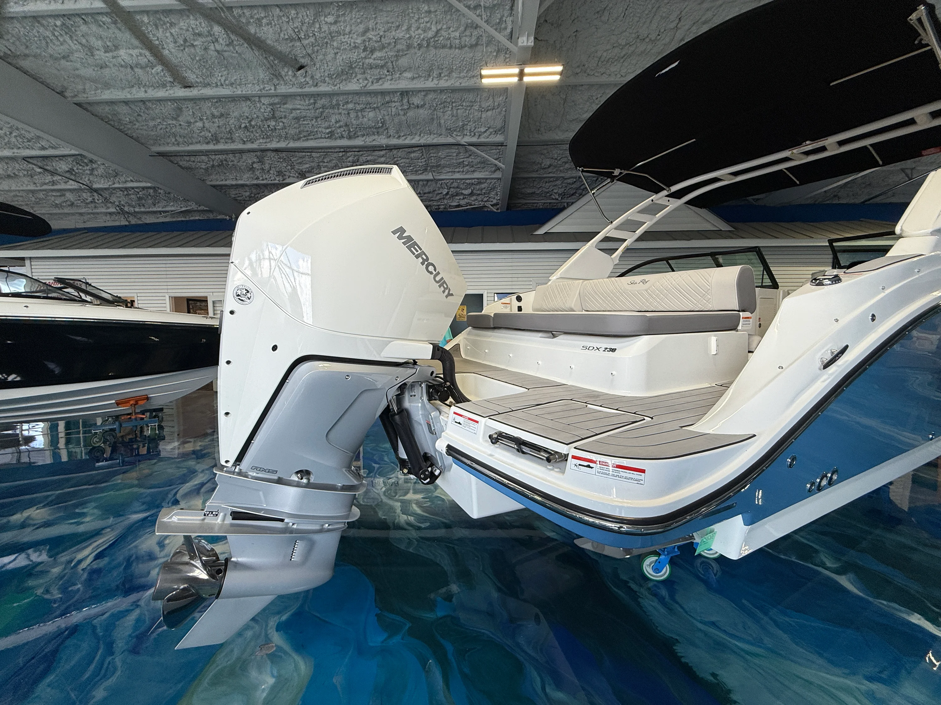 2026 Sea Ray SDX 230 Outboard Image Thumbnail #5