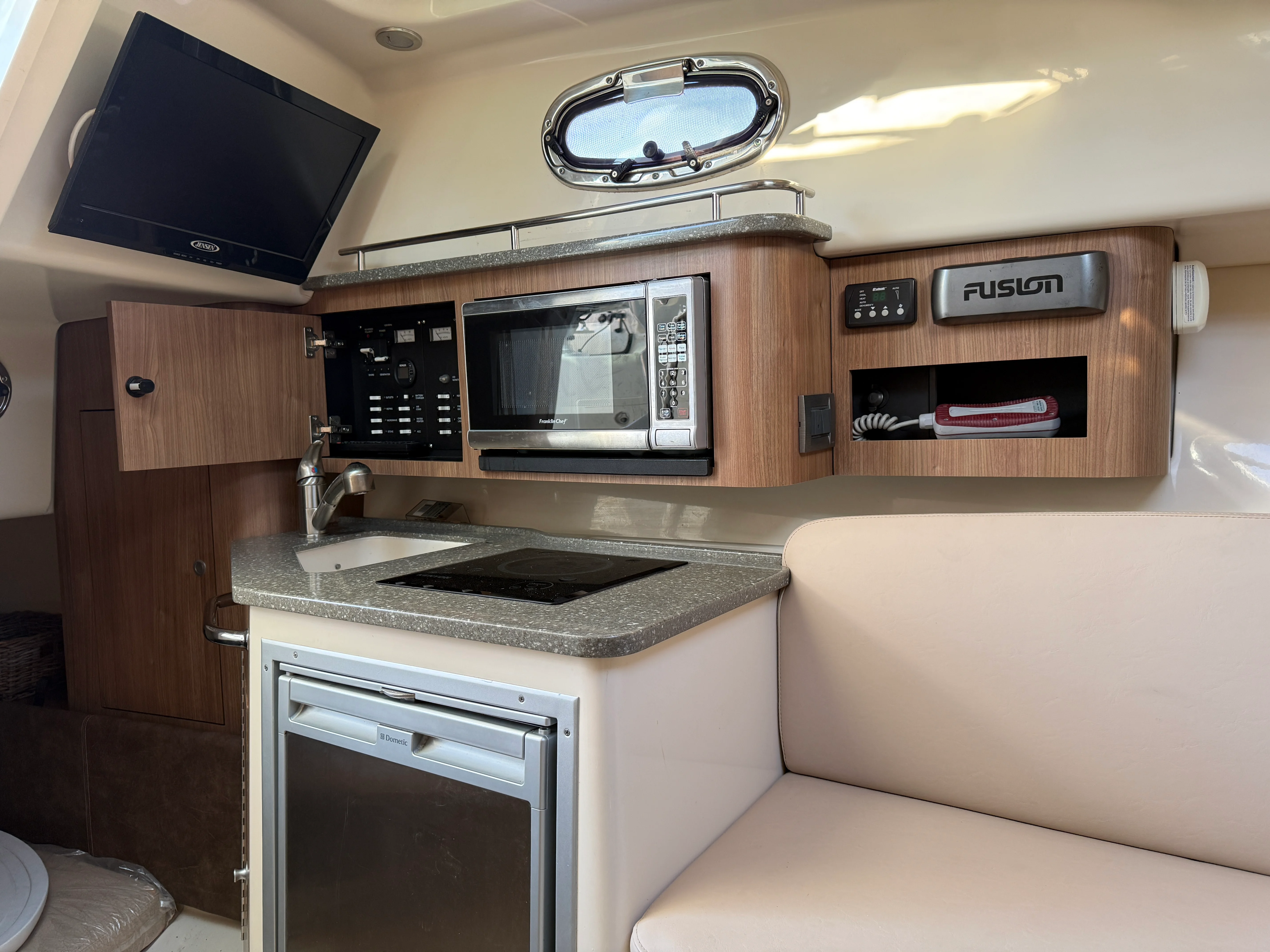 2013 Boston Whaler 285 CONQUEST Image Thumbnail #20