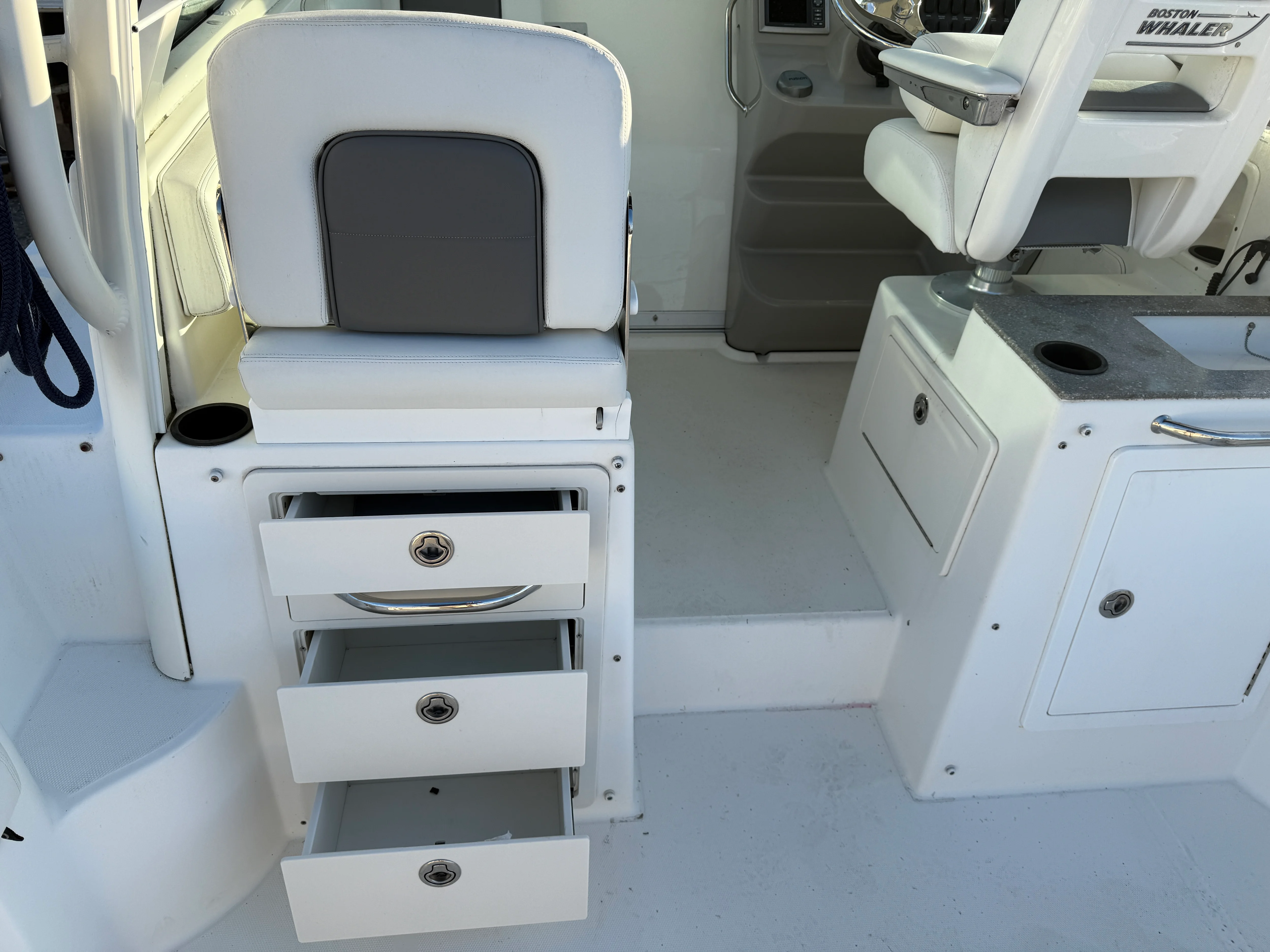 2013 Boston Whaler 285 CONQUEST Image Thumbnail #12