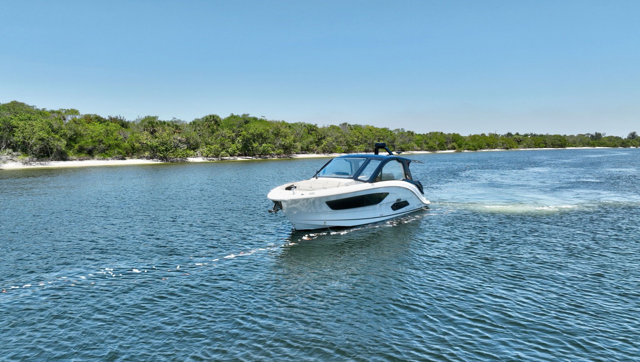 2024 Sea Ray 370 SUNDANCER OUTBOARD Image Thumbnail #8