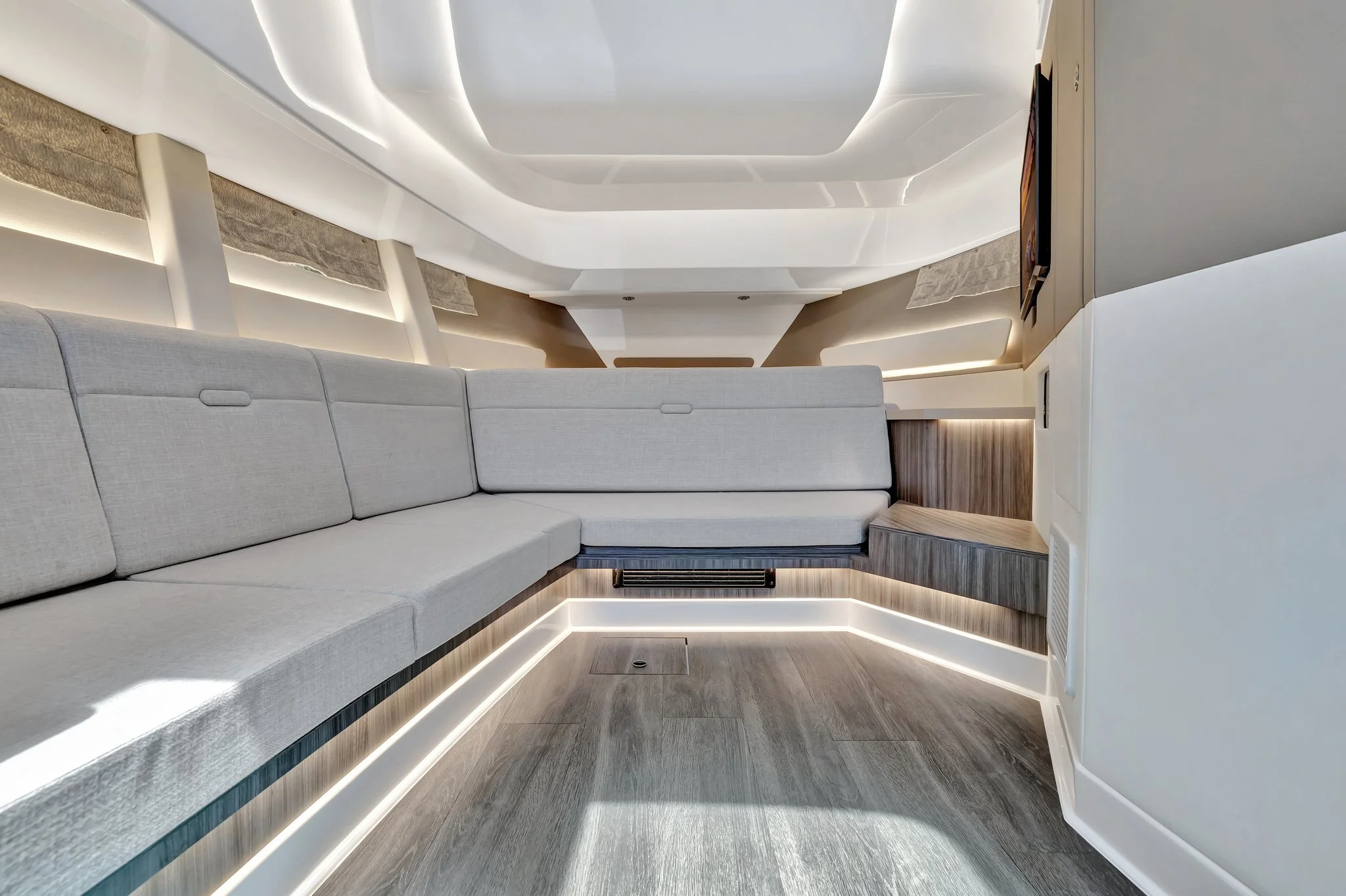 2024 Sea Ray 370 SUNDANCER OUTBOARD Image Thumbnail #18