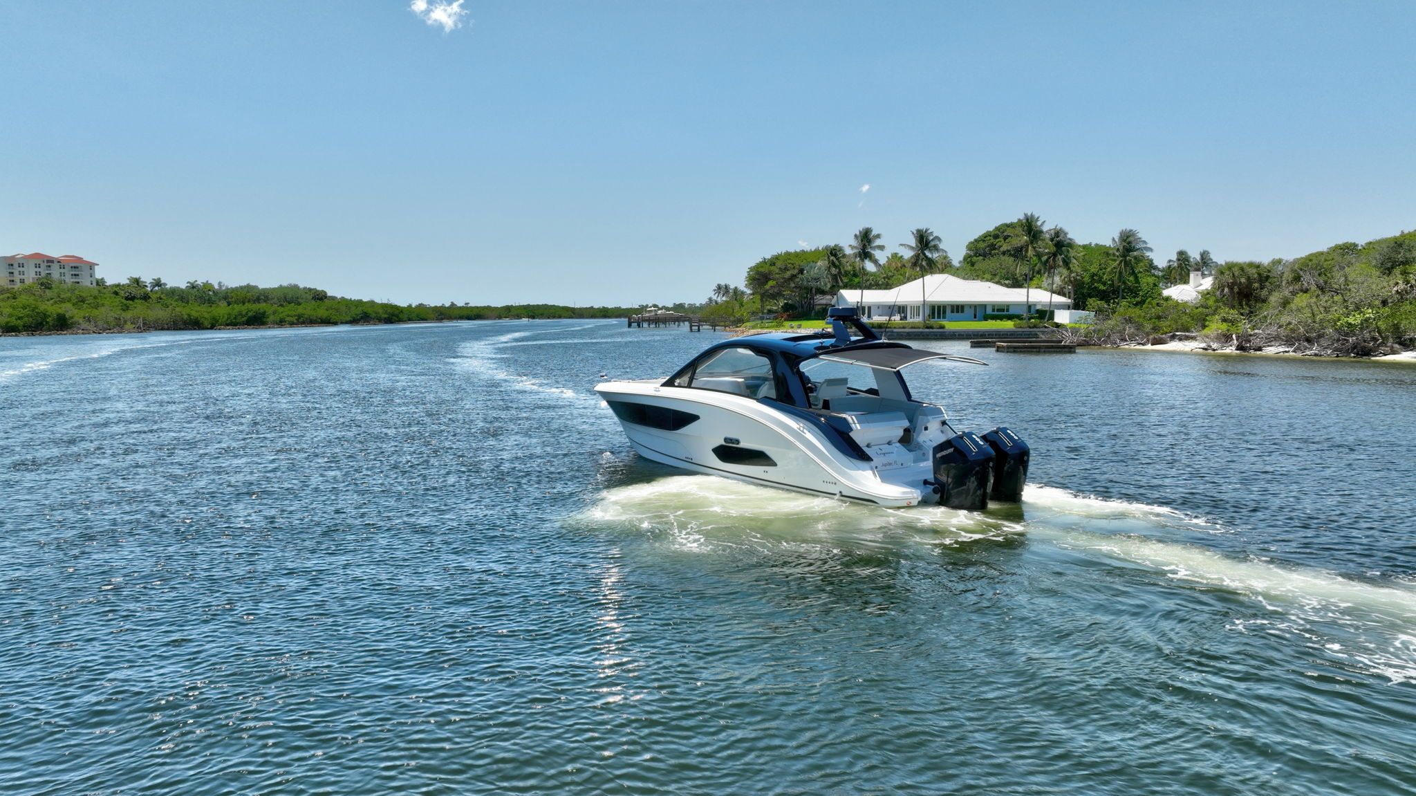 2024 Sea Ray 370 SUNDANCER OUTBOARD Image Thumbnail #6