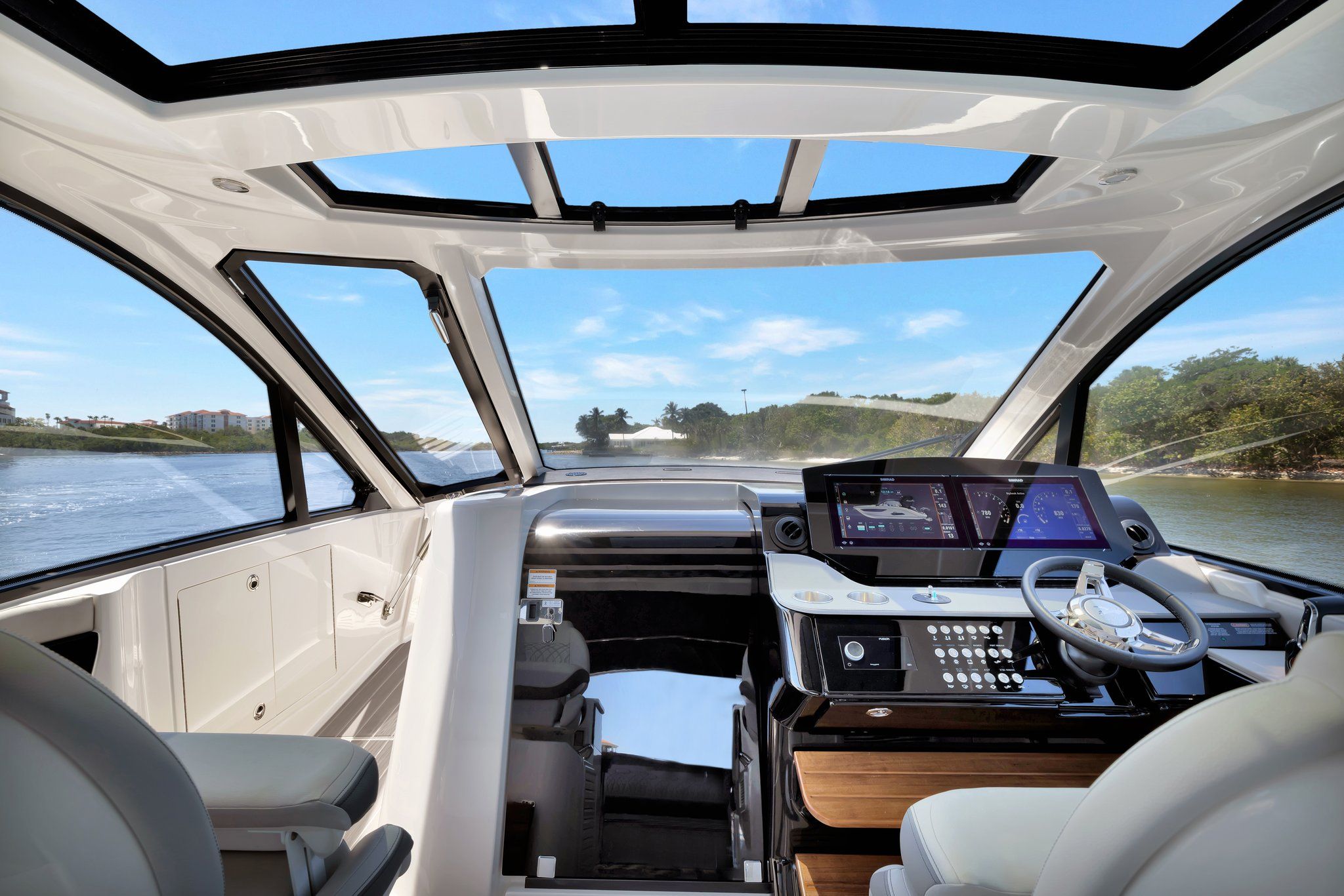 2024 Sea Ray 370 SUNDANCER OUTBOARD Image Thumbnail #35