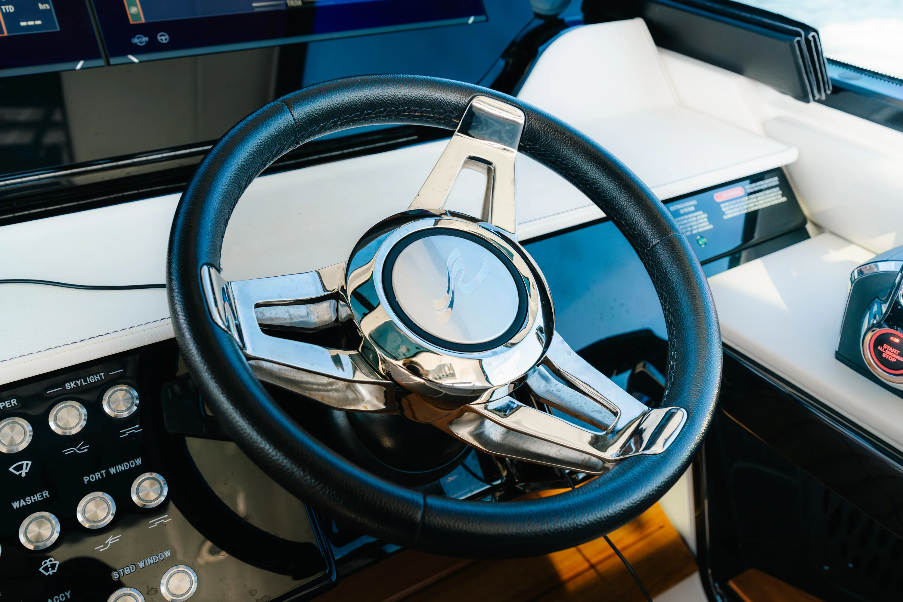 2023 Sea Ray SUNDANCER 370 OUTBOARD Image Thumbnail #20