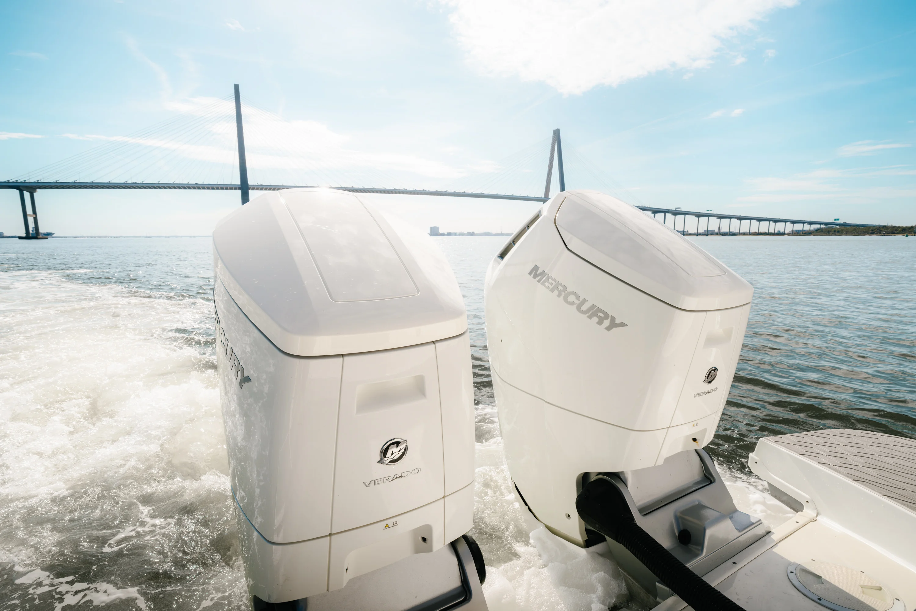 2023 Sea Ray SUNDANCER 370 OUTBOARD Image Thumbnail #31
