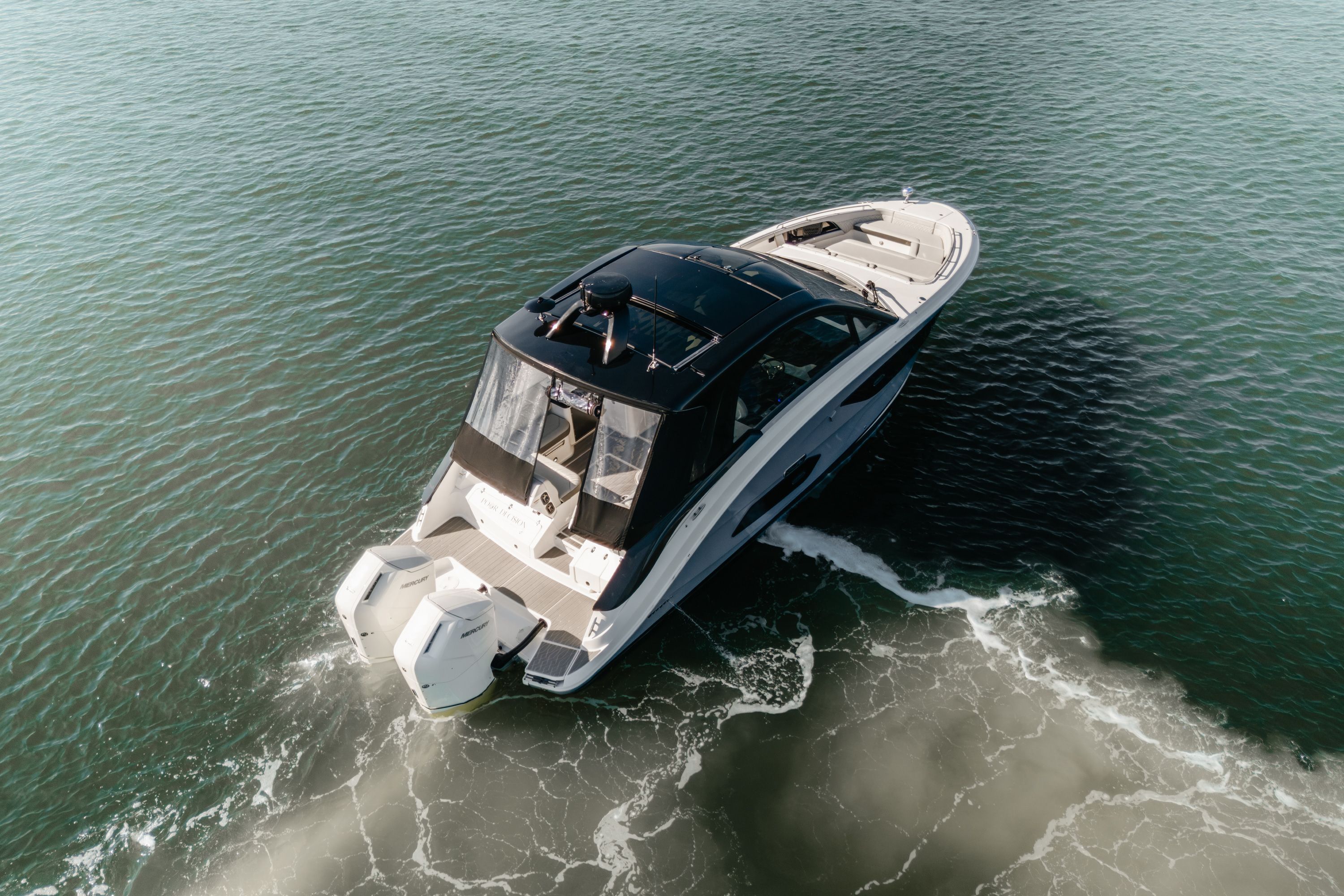 2023 Sea Ray 370 SUNDANCER Image Thumbnail #2