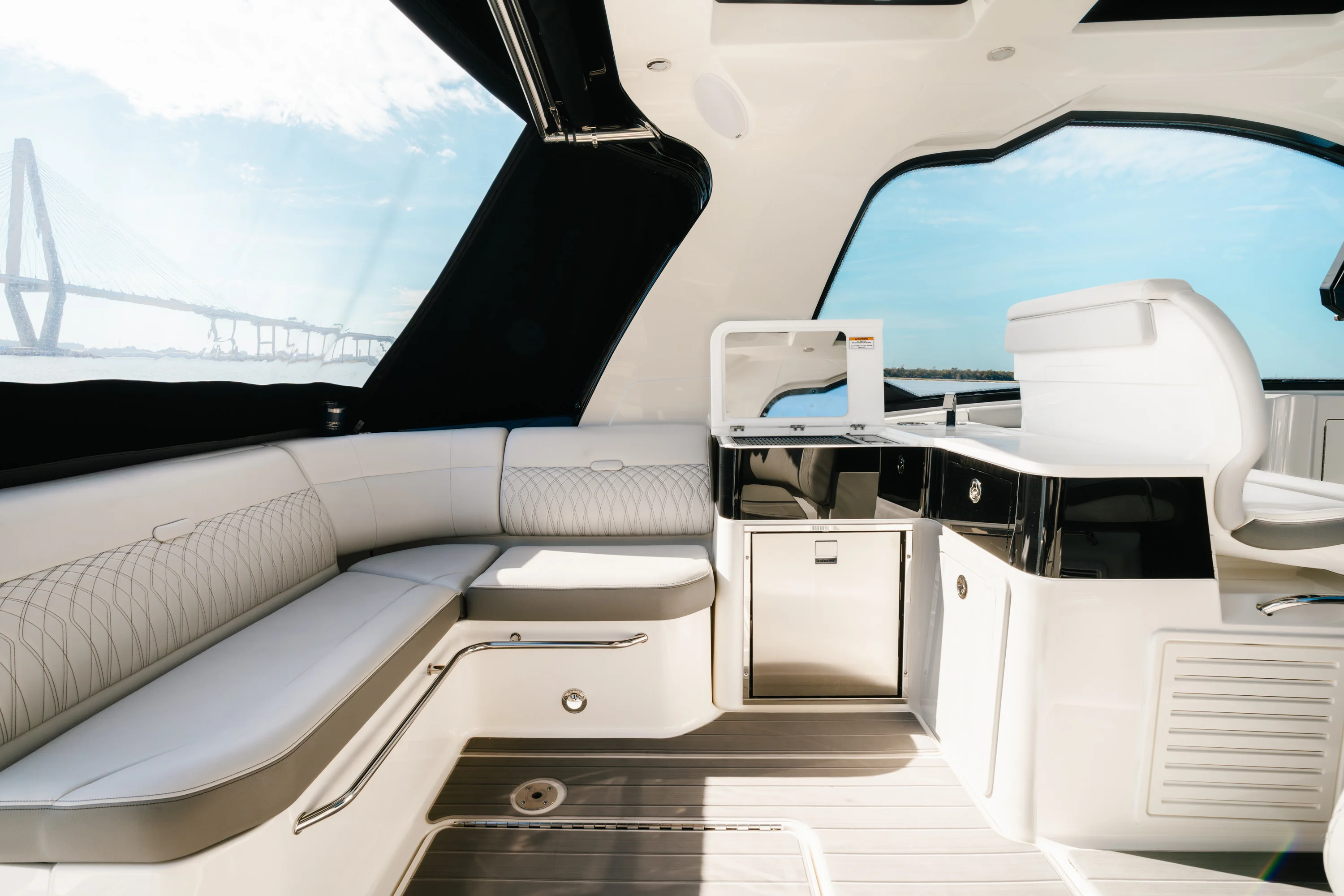 2023 Sea Ray 370 Sundancer Image Thumbnail #26