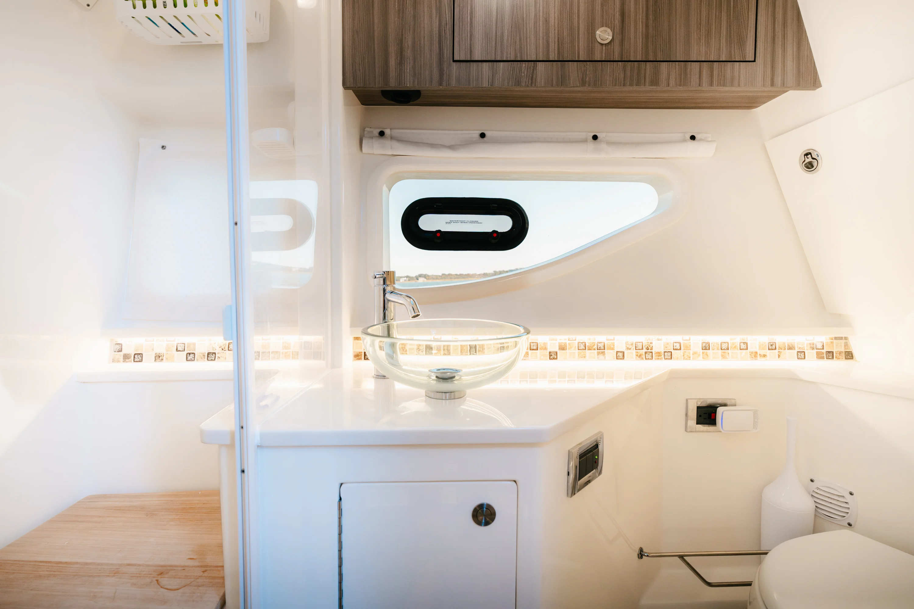 2023 Sea Ray 370 Sundancer Image Thumbnail #11