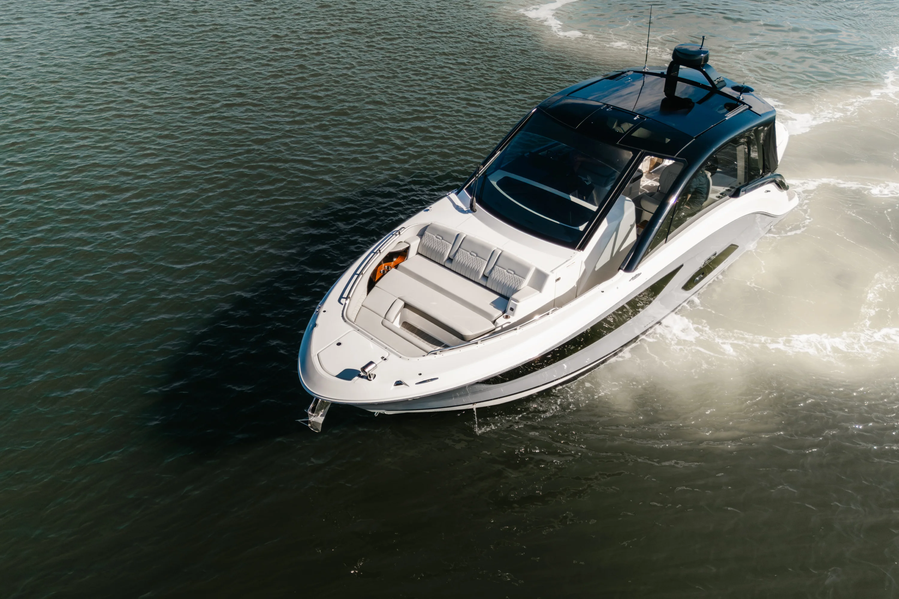 2023 Sea Ray 370 Sundancer Image Thumbnail #3