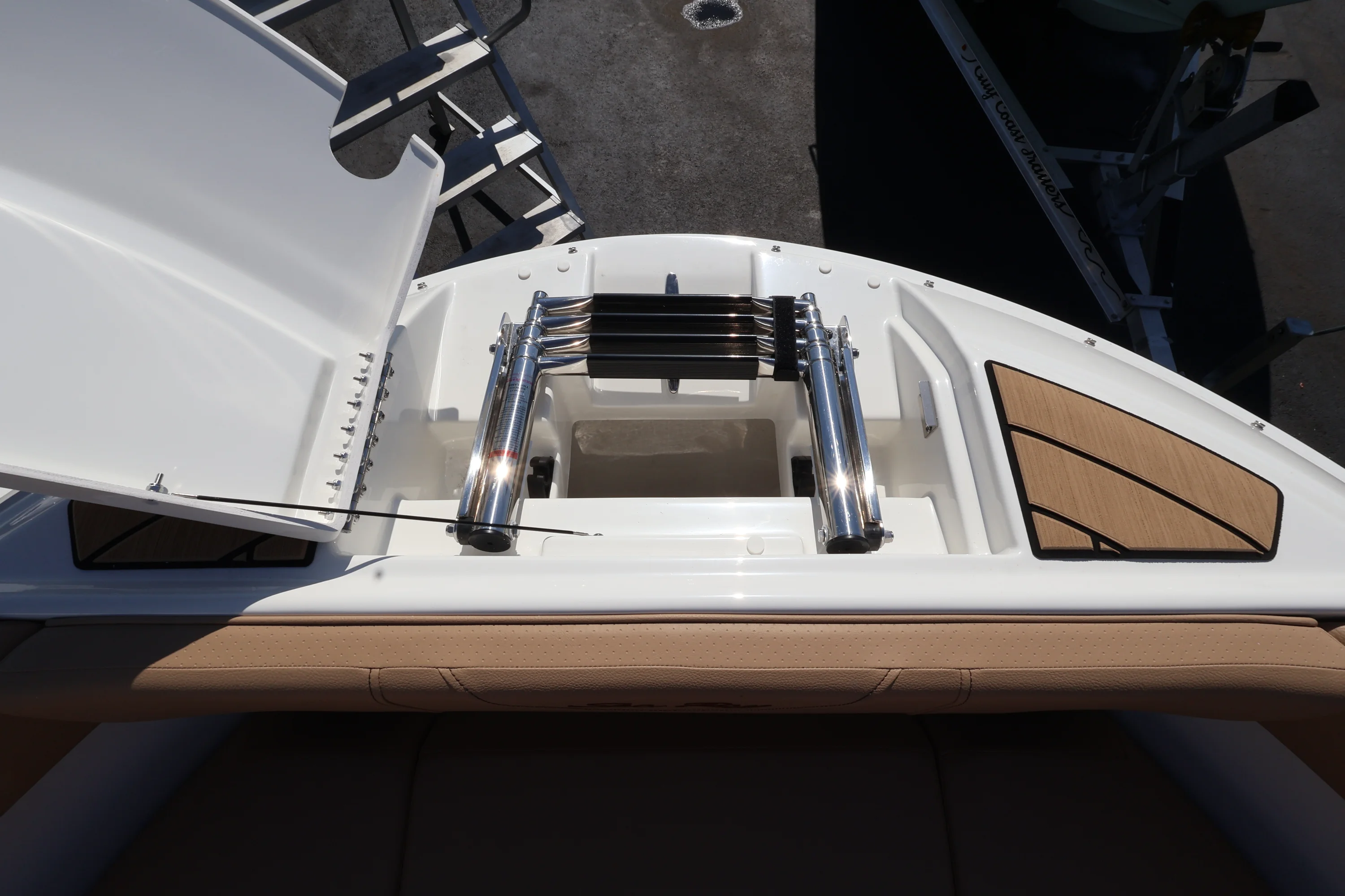 2026 Sea Ray SDX 230 Outboard Image Thumbnail #23