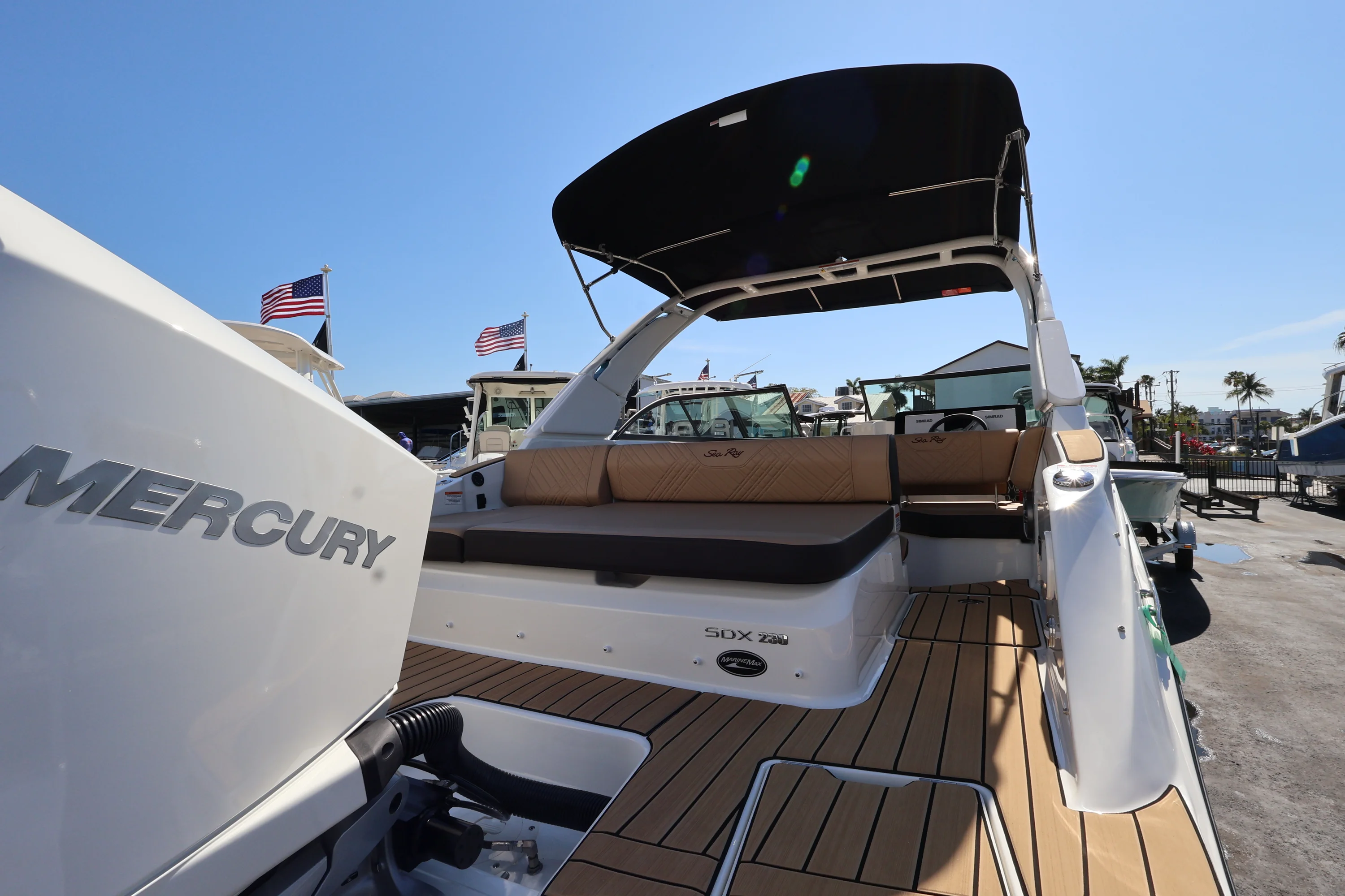 2026 Sea Ray SDX 230 Outboard Image Thumbnail #7