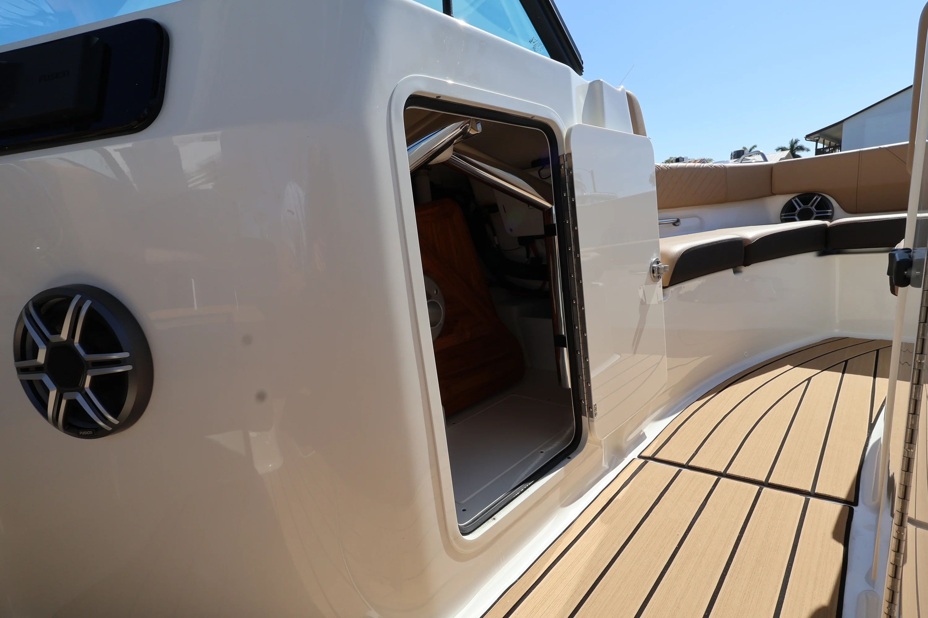 2026 Sea Ray SDX 230 Outboard Image Thumbnail #19