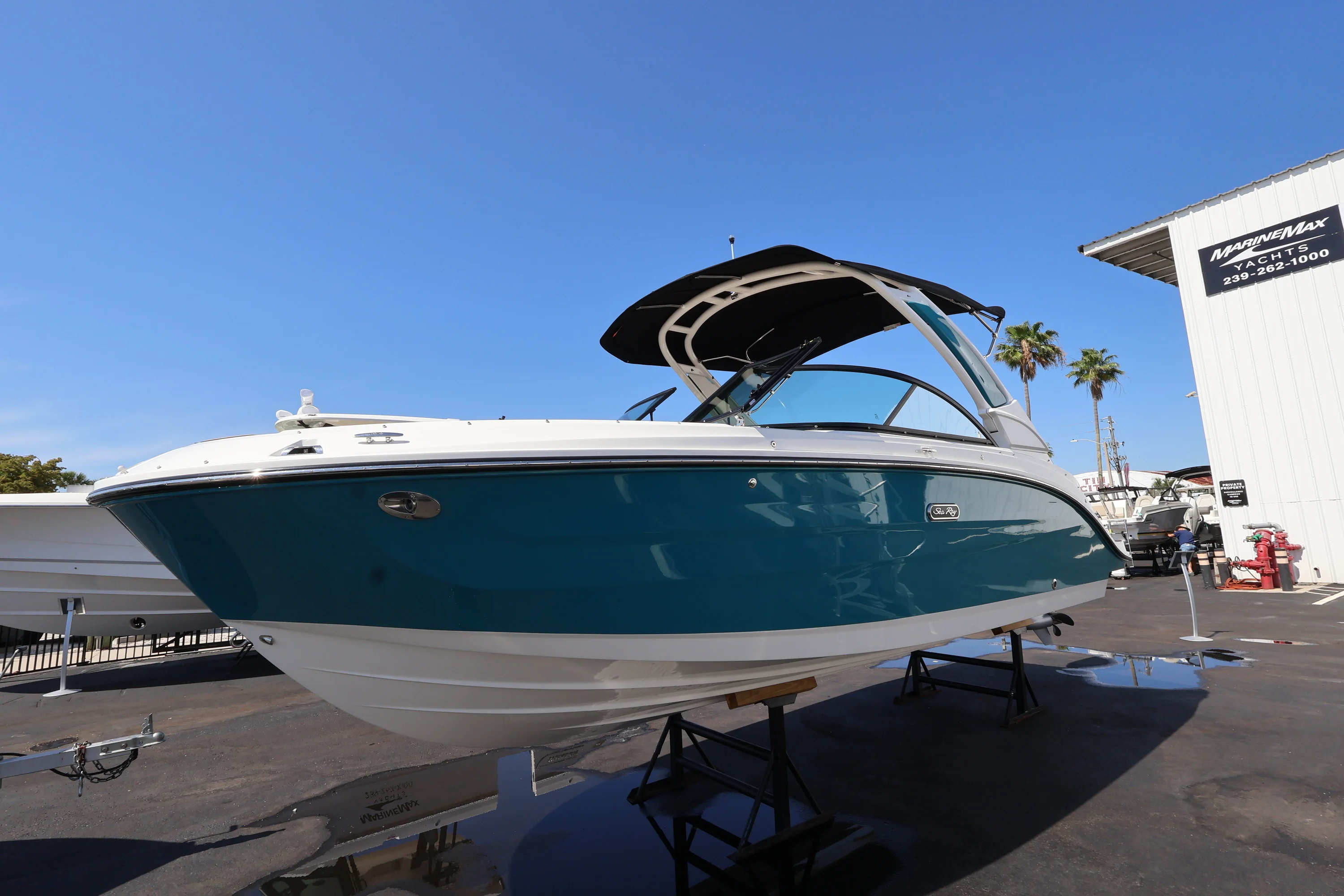 2026 Sea Ray SDX 230 Outboard Image Thumbnail #4
