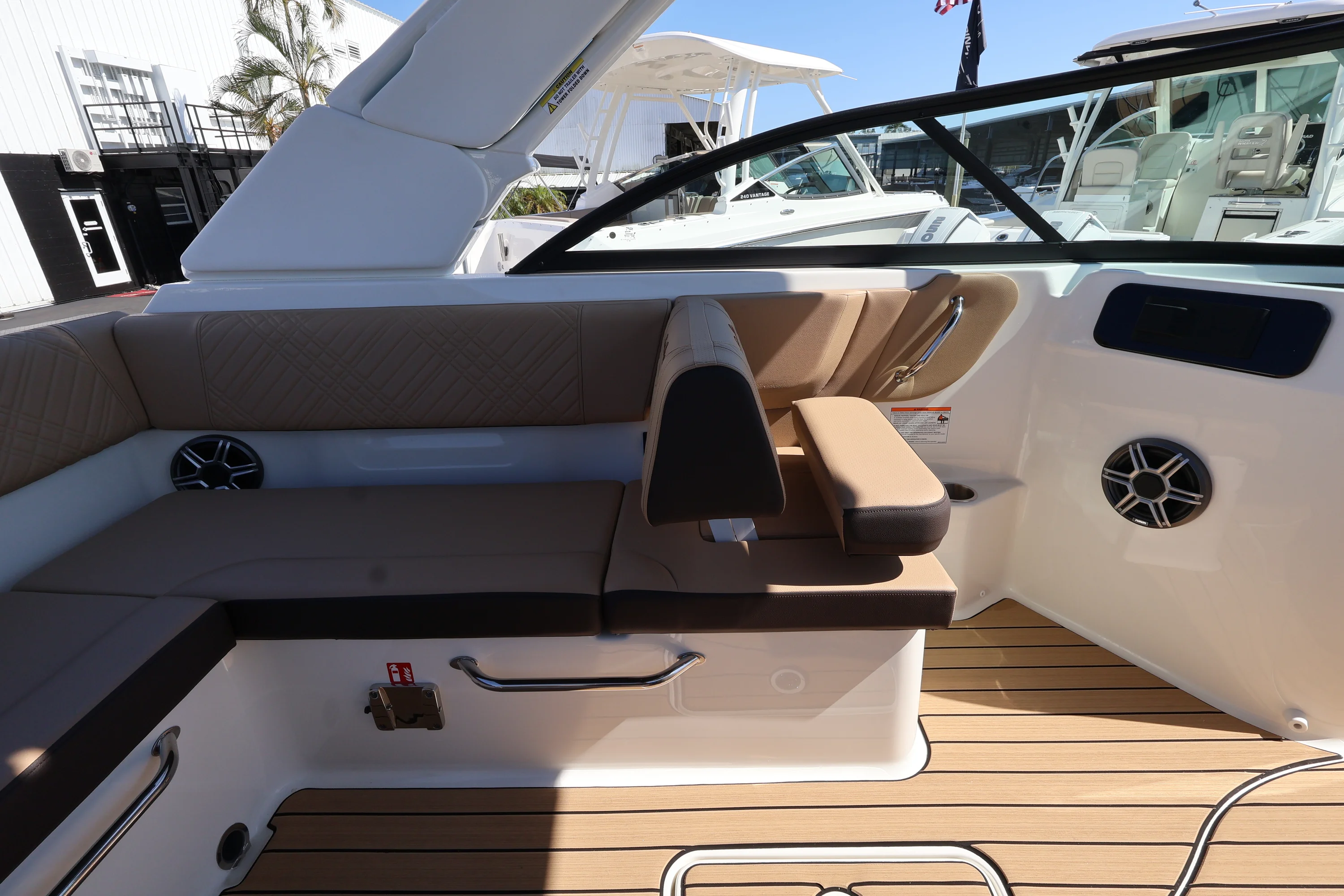 2026 Sea Ray SDX 230 Outboard Image Thumbnail #12