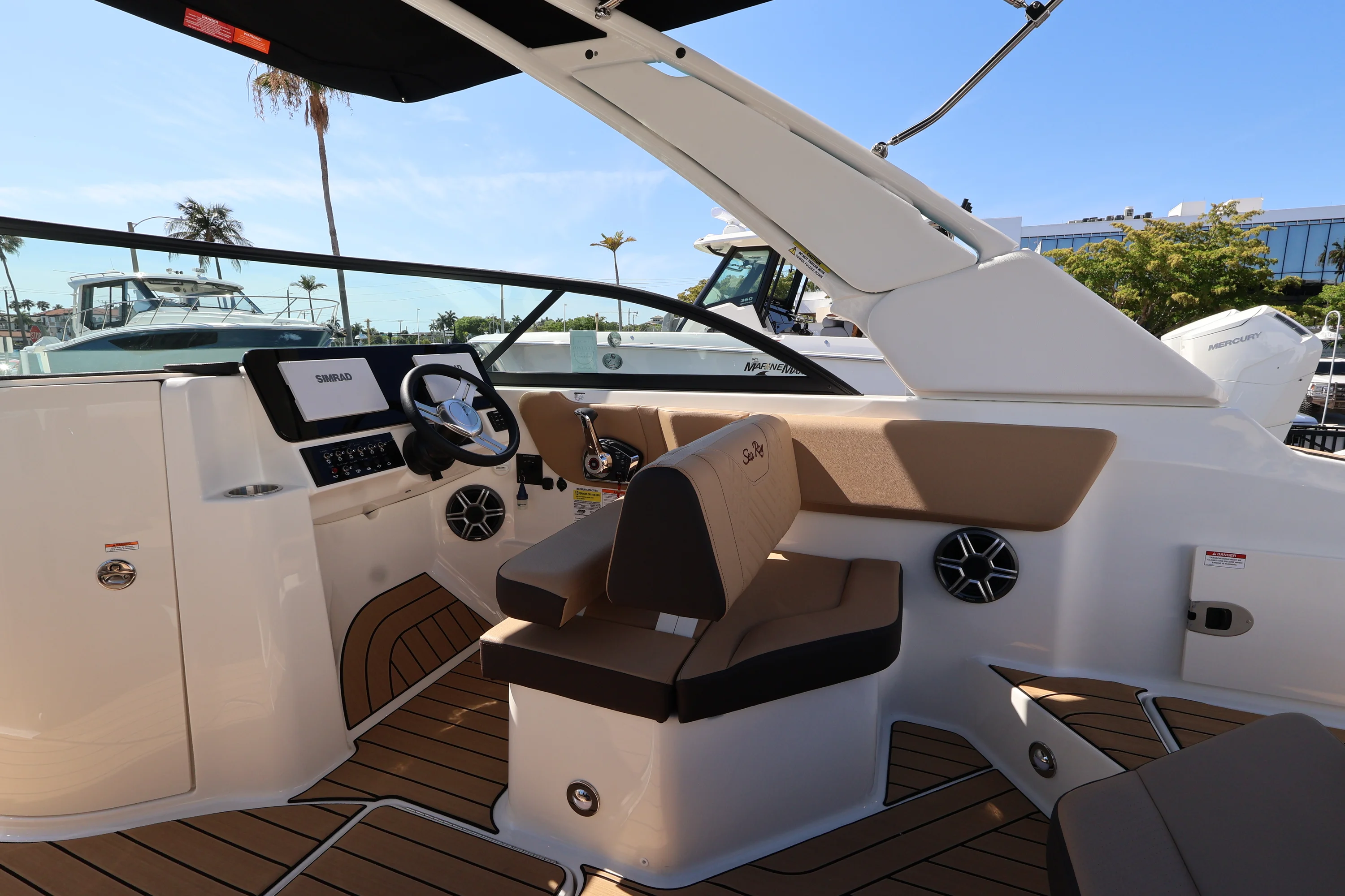 2026 Sea Ray SDX 230 Outboard Image Thumbnail #10