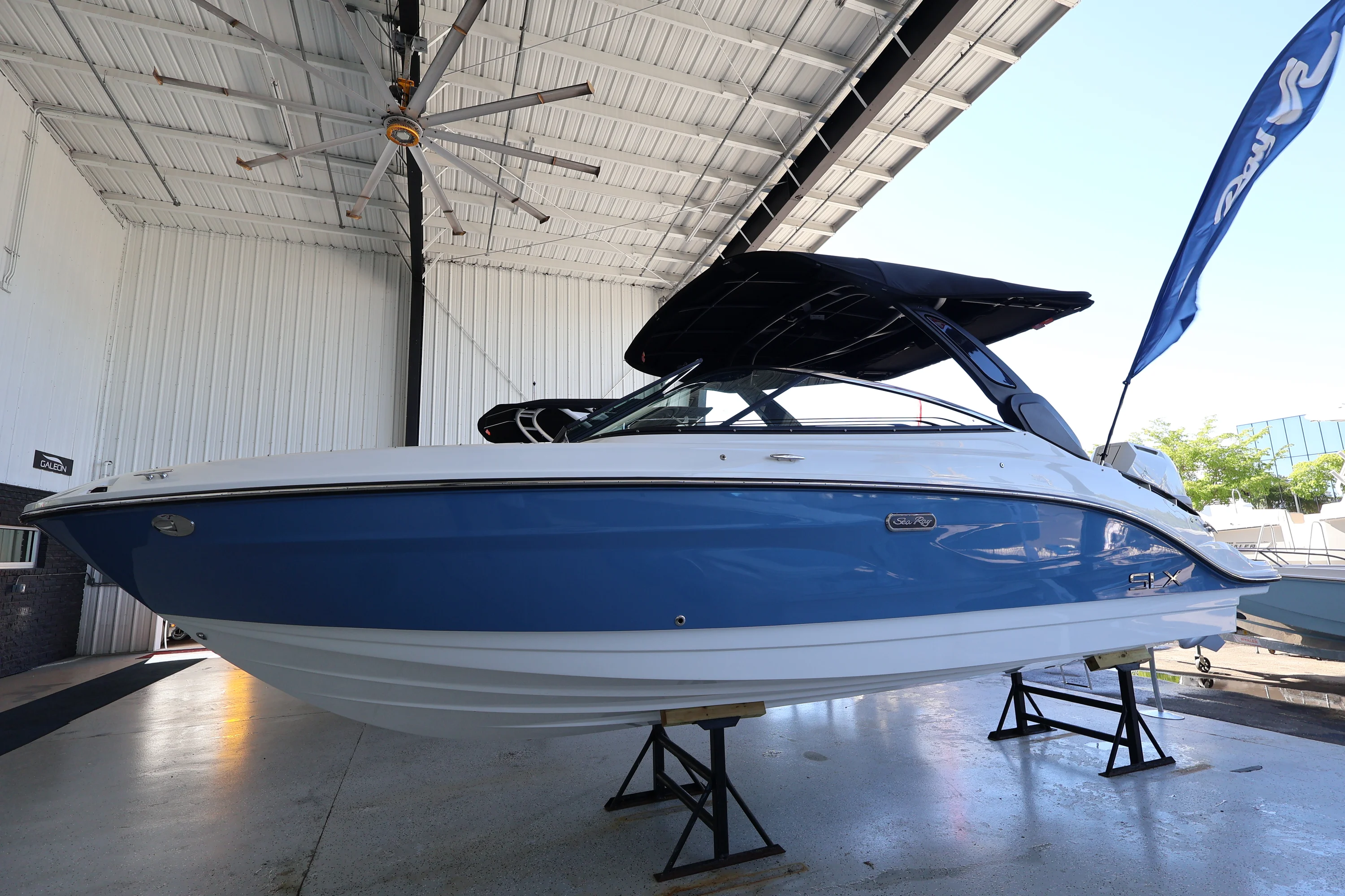 2026 Sea Ray SLX 260 Outboard Image Thumbnail #1