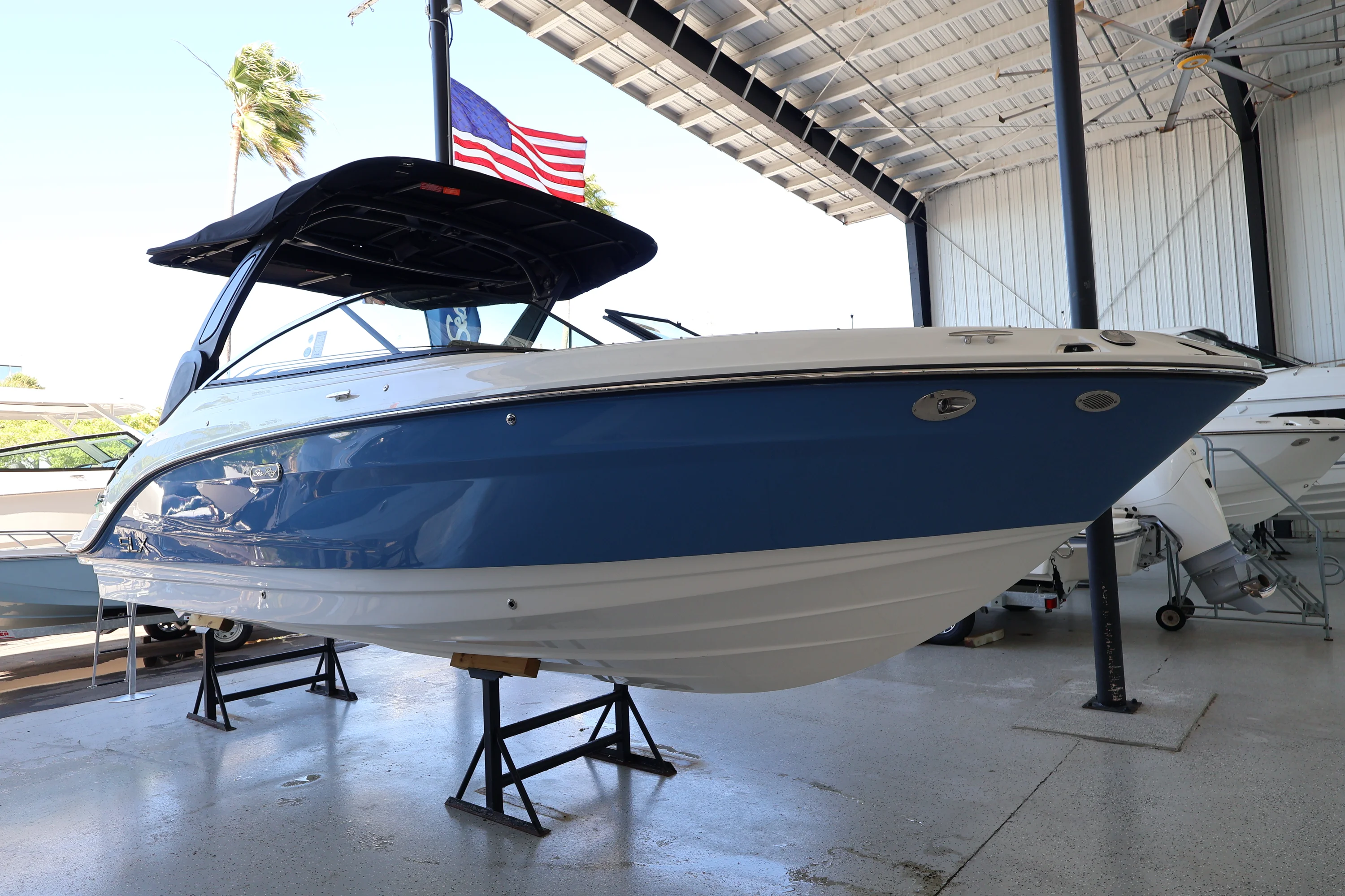 2026 Sea Ray SLX 260 Outboard Image Thumbnail #4