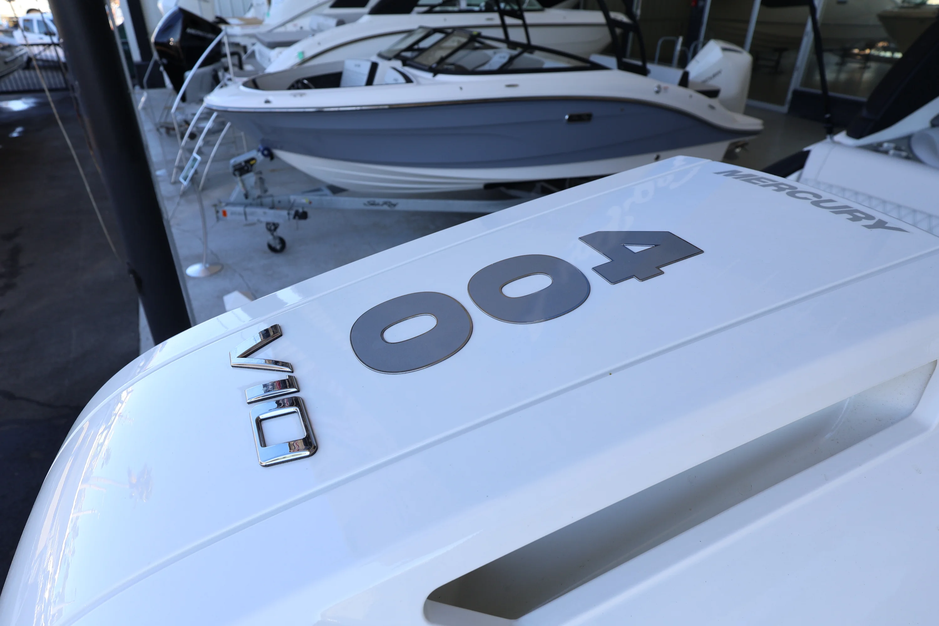 2026 Sea Ray SLX 260 Outboard Image Thumbnail #8