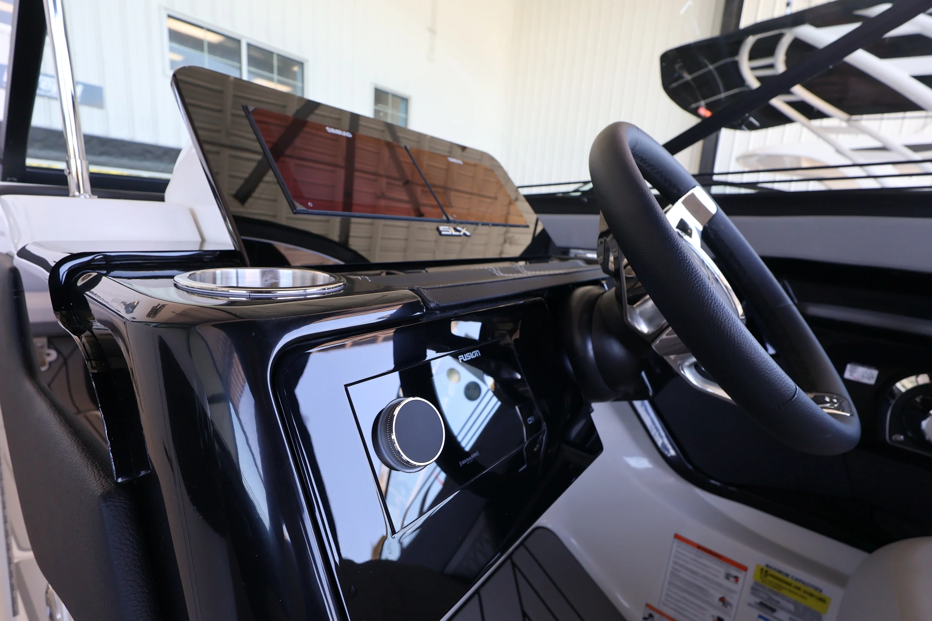 2026 Sea Ray SLX 260 Outboard Image Thumbnail #16