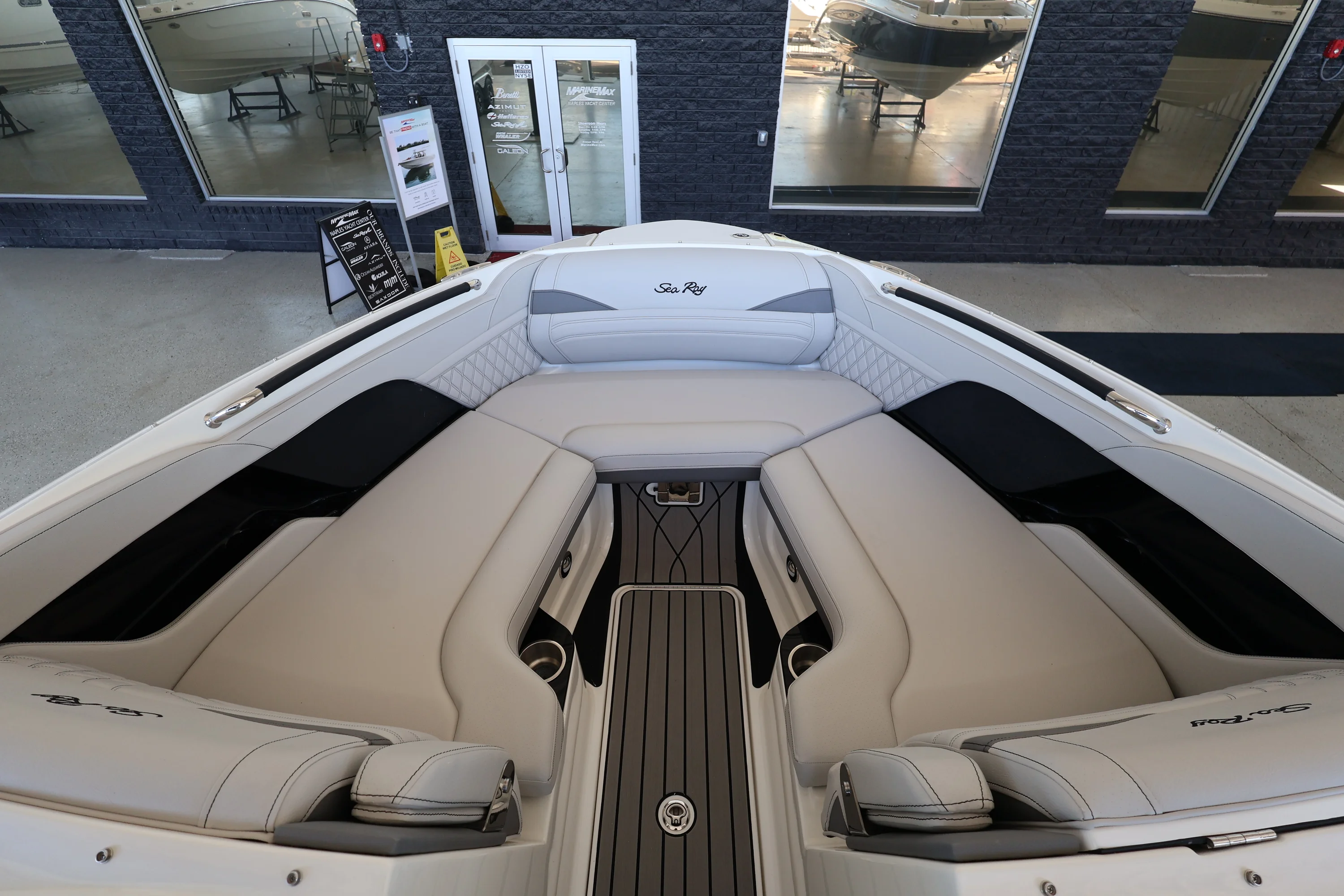 2026 Sea Ray SLX 260 Outboard Image Thumbnail #22