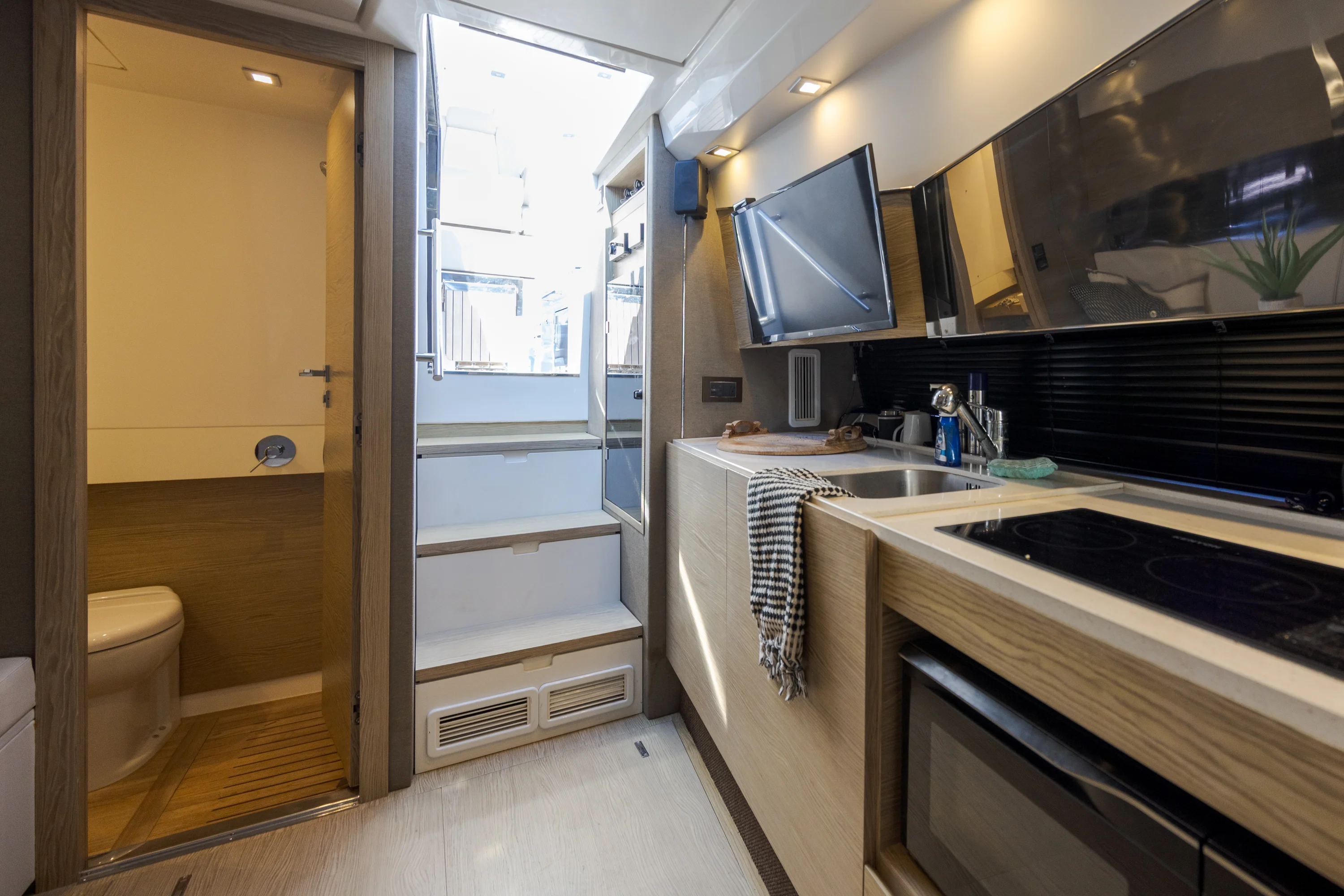 2018 Azimut VERVE 40 Image Thumbnail #35