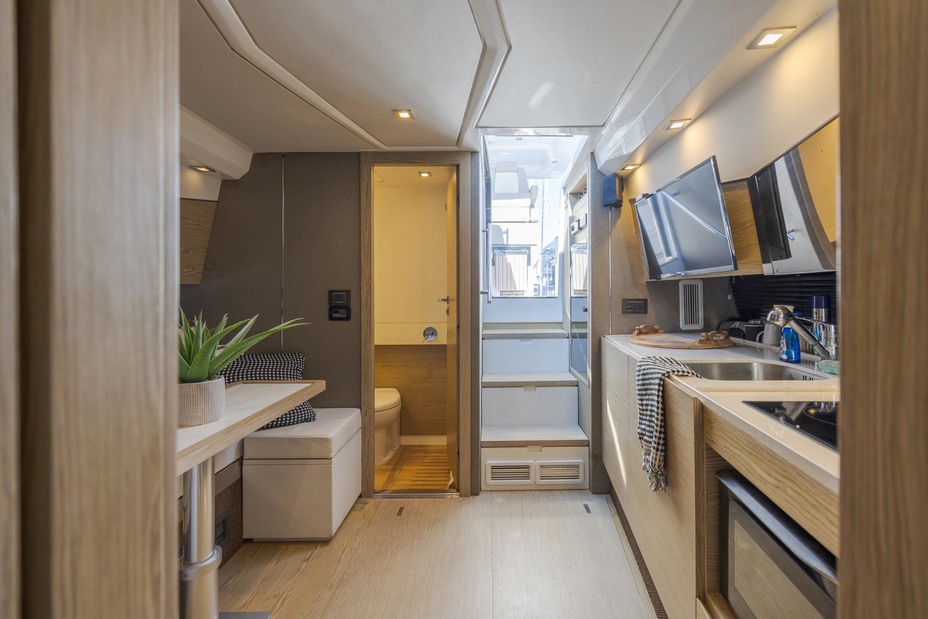 2018 Azimut VERVE 40 Image Thumbnail #30