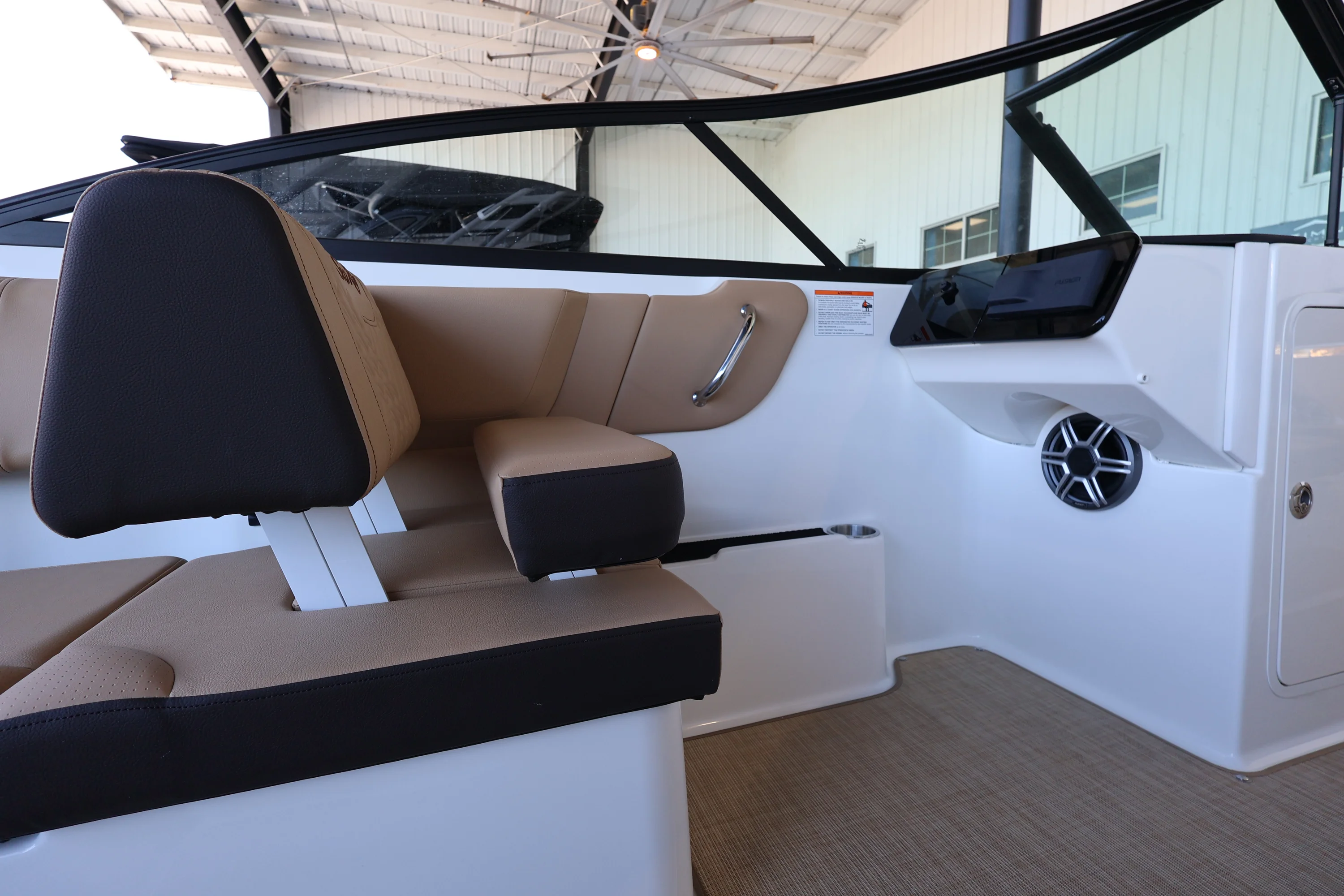 2026 Sea Ray SDX 270 Outboard Image Thumbnail #15