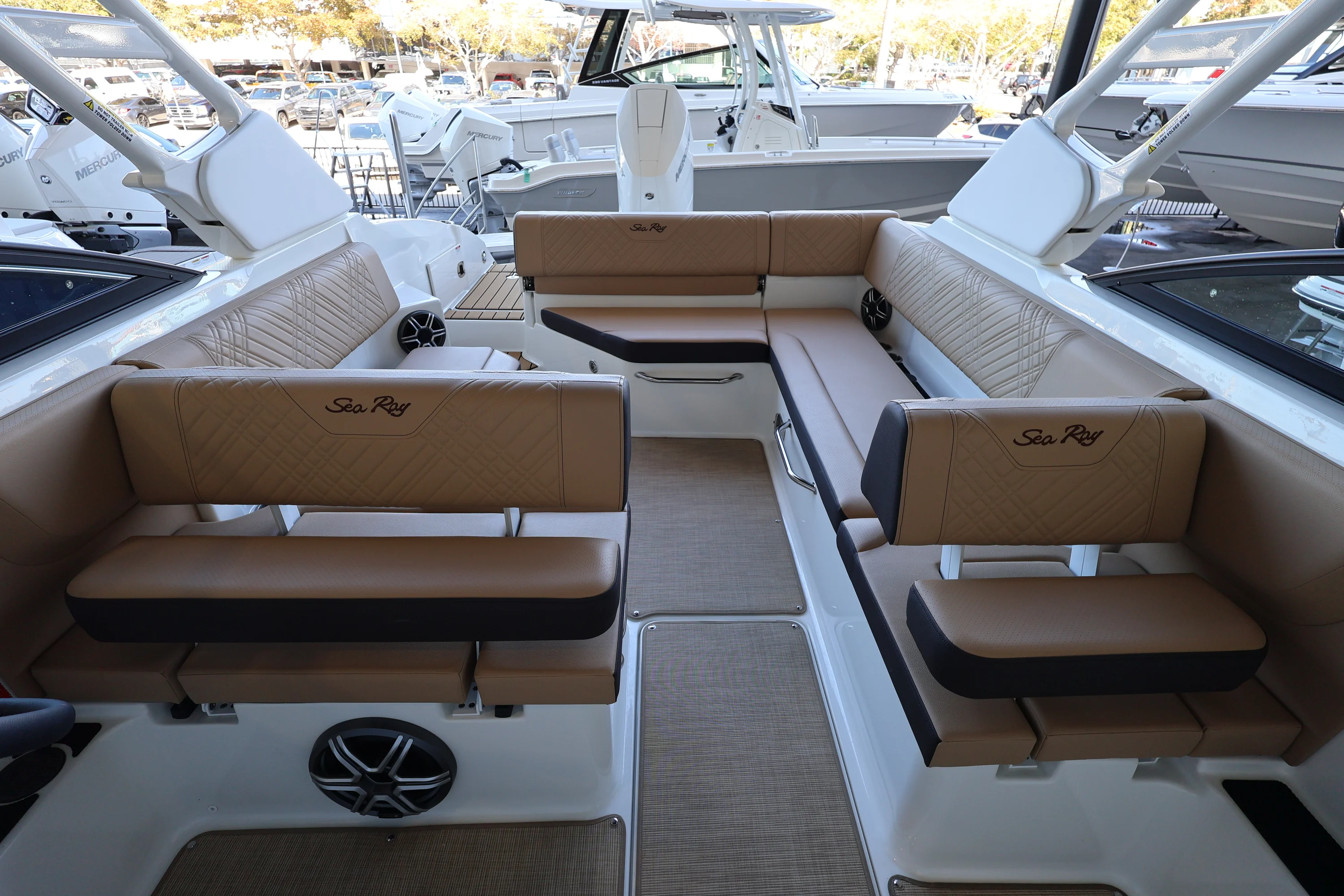 2026 Sea Ray SDX 270 Outboard Image Thumbnail #33