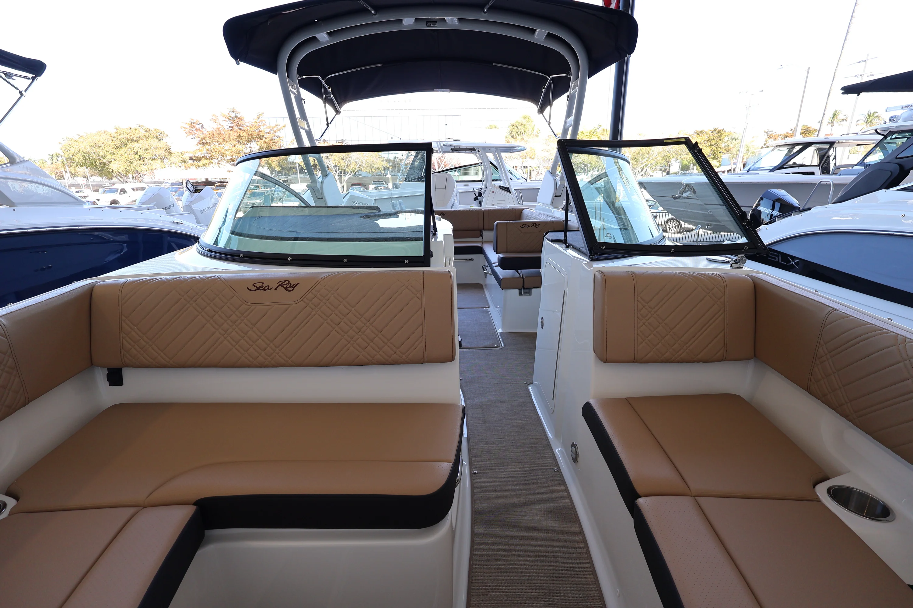 2026 Sea Ray SDX 270 Outboard Image Thumbnail #32