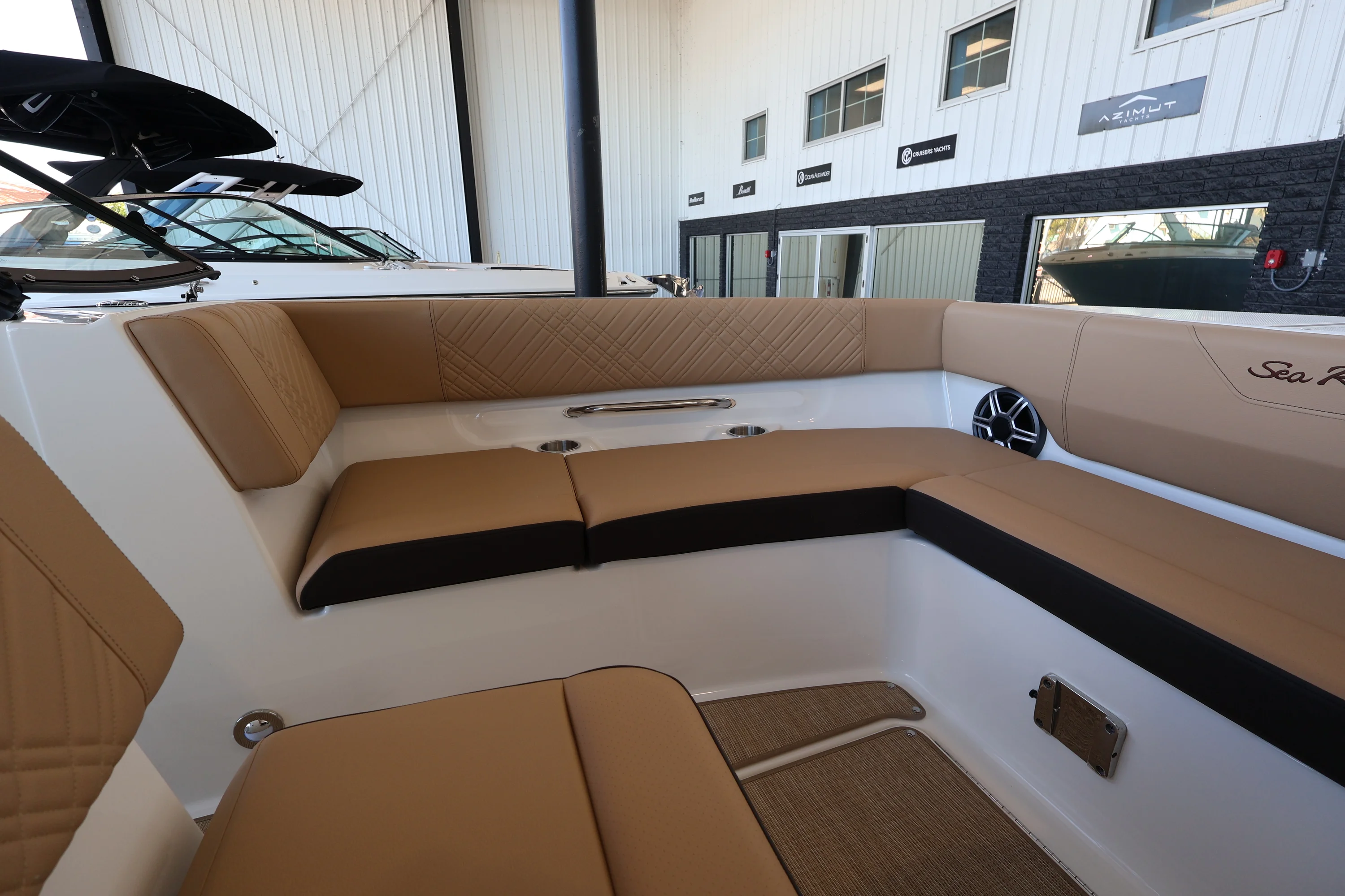 2026 Sea Ray SDX 270 Outboard Image Thumbnail #27