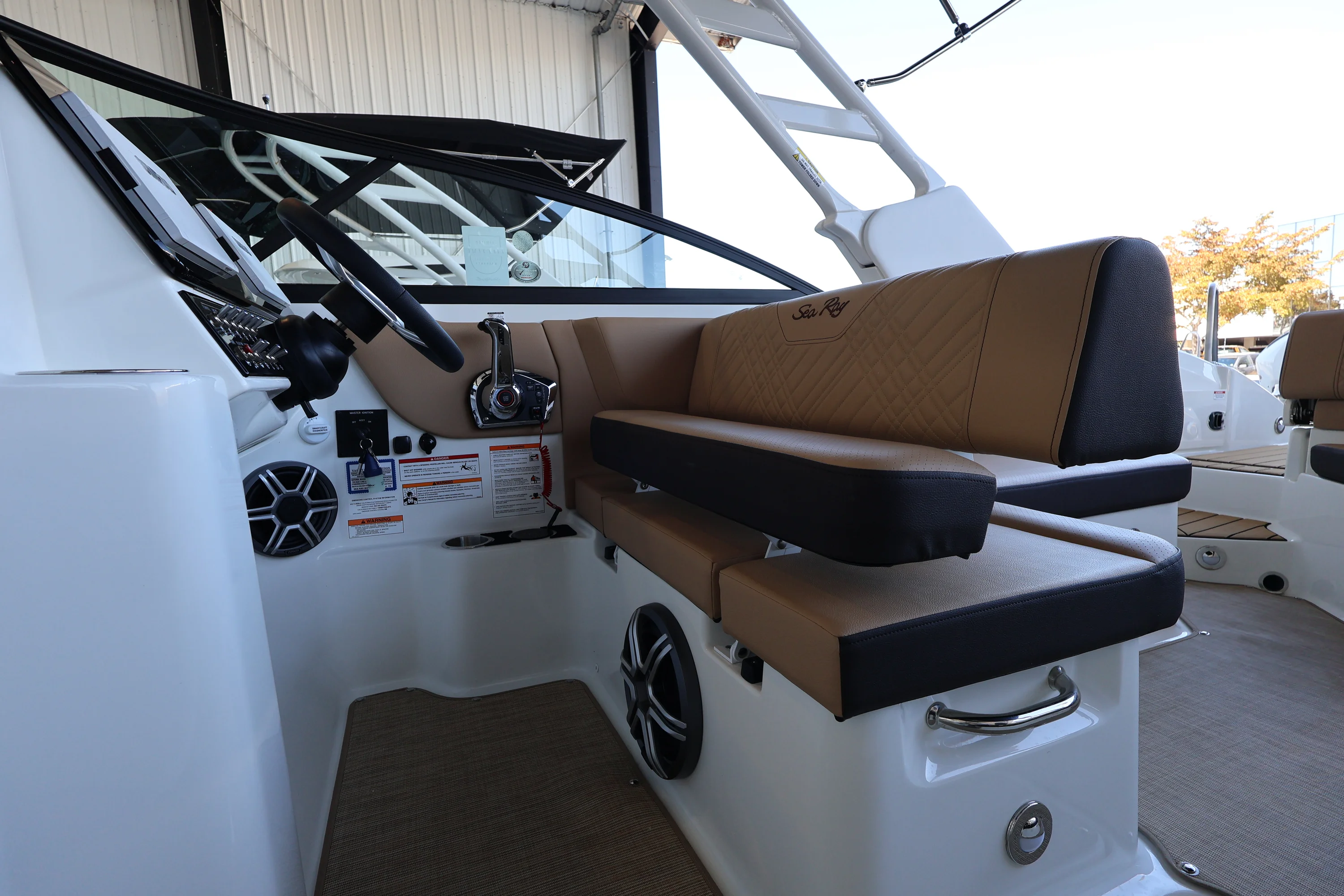 2026 Sea Ray SDX 270 Outboard Image Thumbnail #17