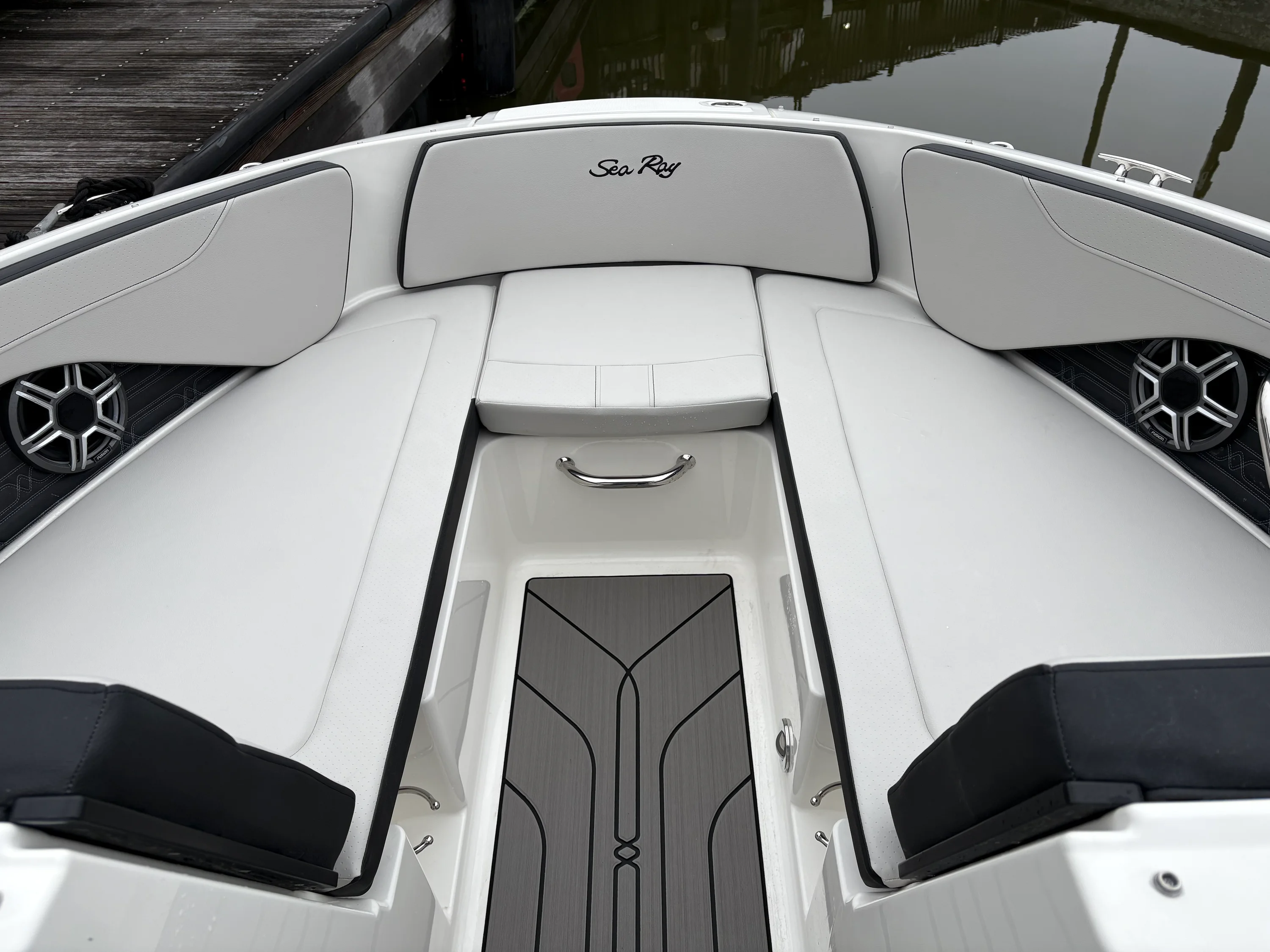 2026 Sea Ray SPX 210 Outboard Image Thumbnail #18