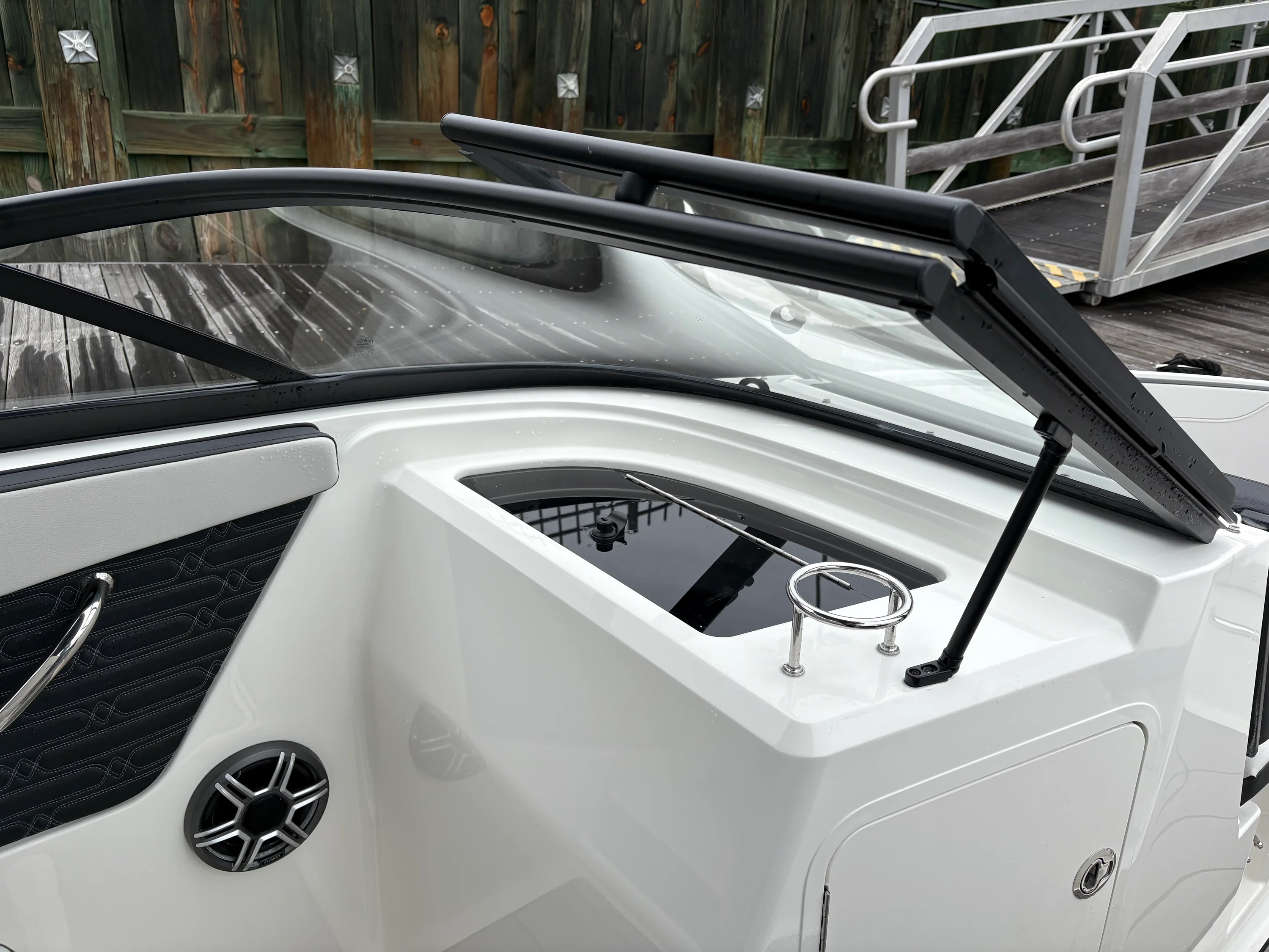 2026 Sea Ray SPX 210 Outboard Image Thumbnail #21